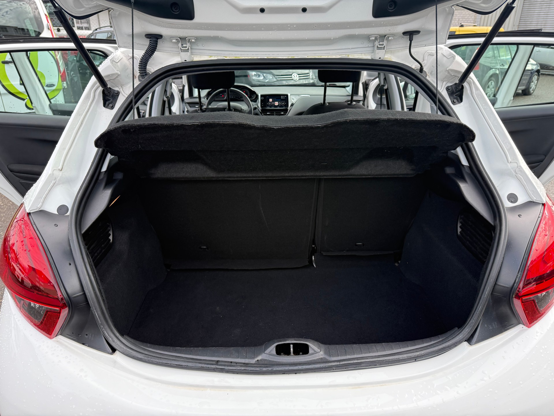 PEUGEOT 208 1.2 PureTech Active-image-11