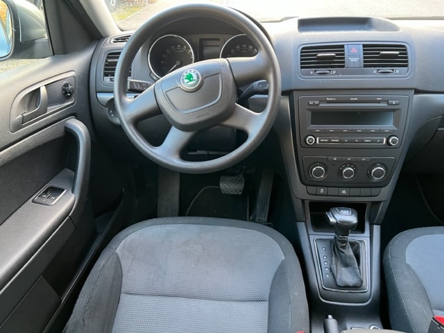 SKODA Yeti 2.0 TDI Elegance 4x4 DSG-image-9