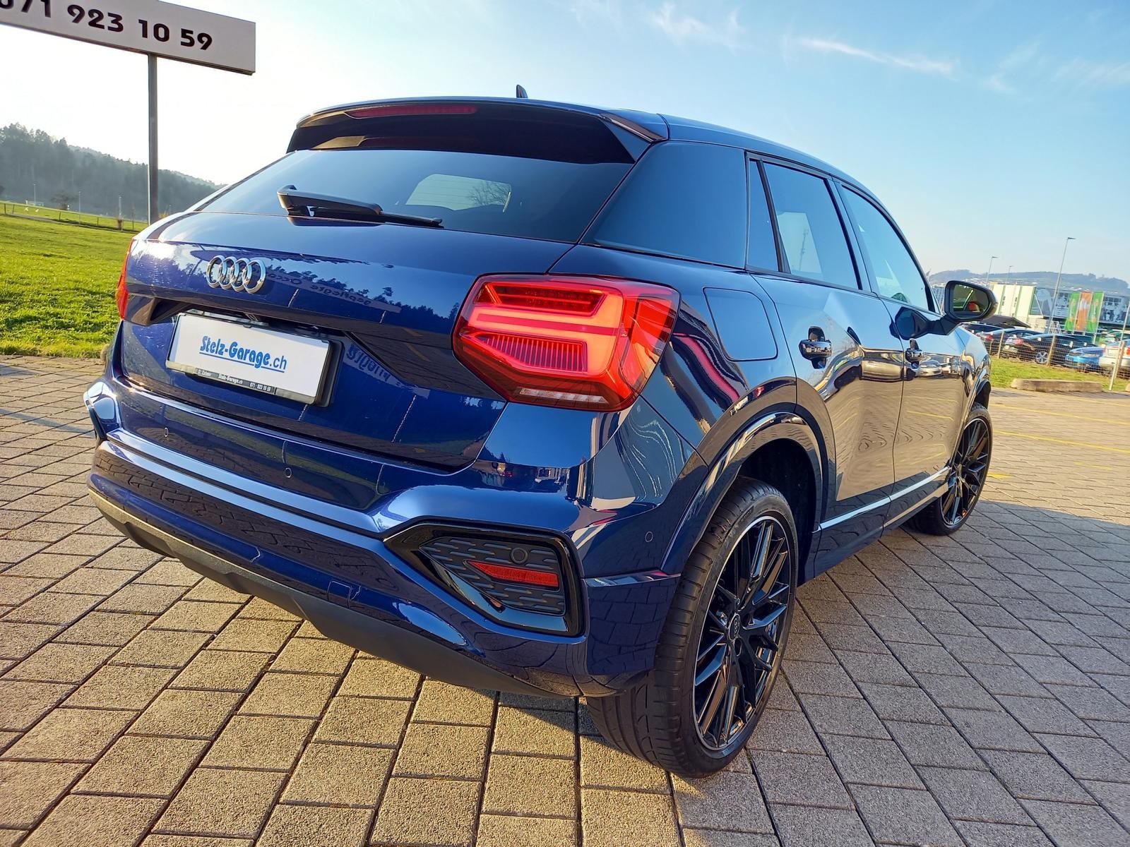 AUDI Q2 35 TFSI advanced S-tronic-showroom-element-1