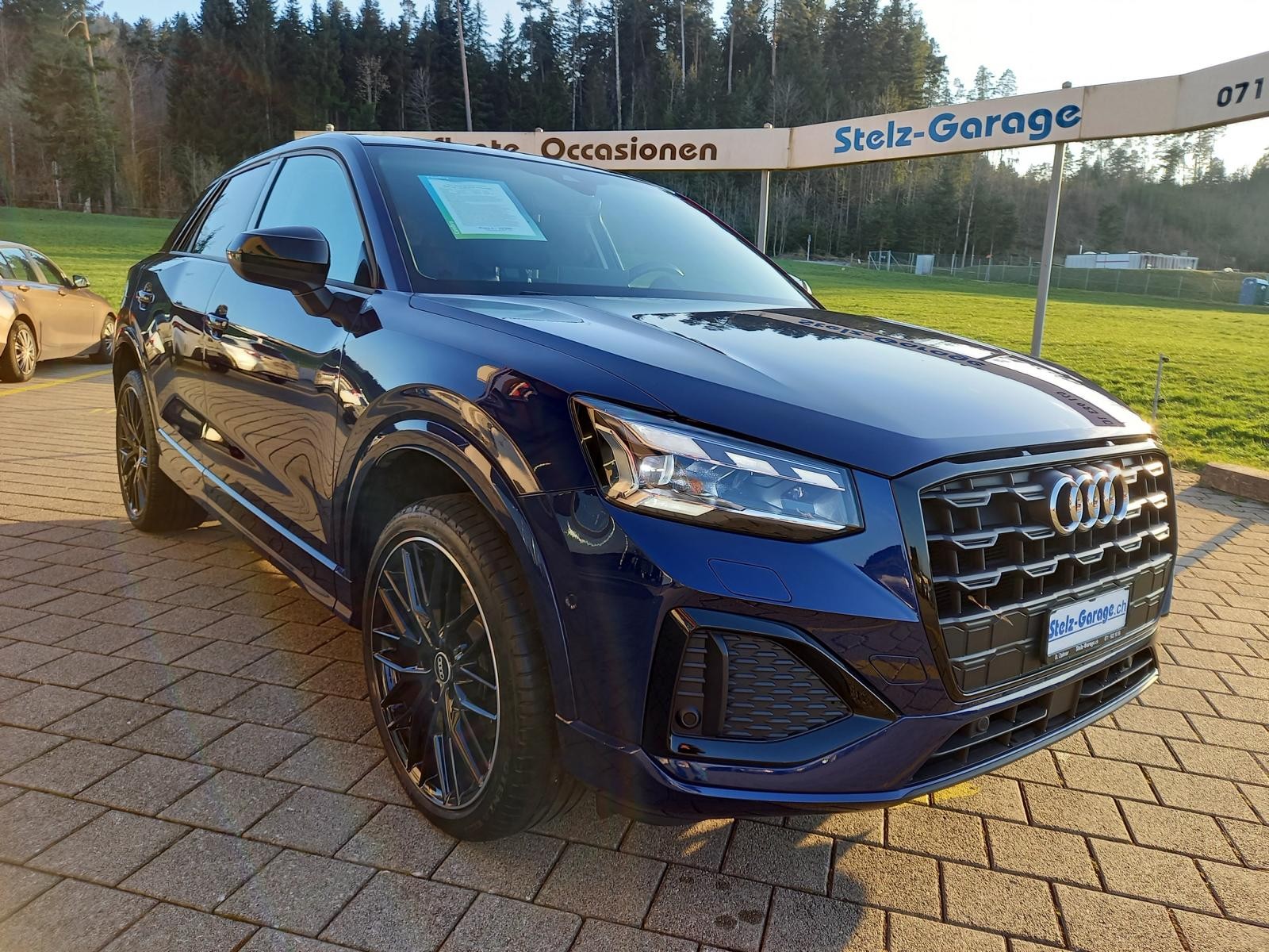 AUDI Q2 35 TFSI advanced S-tronic-showroom-element-3