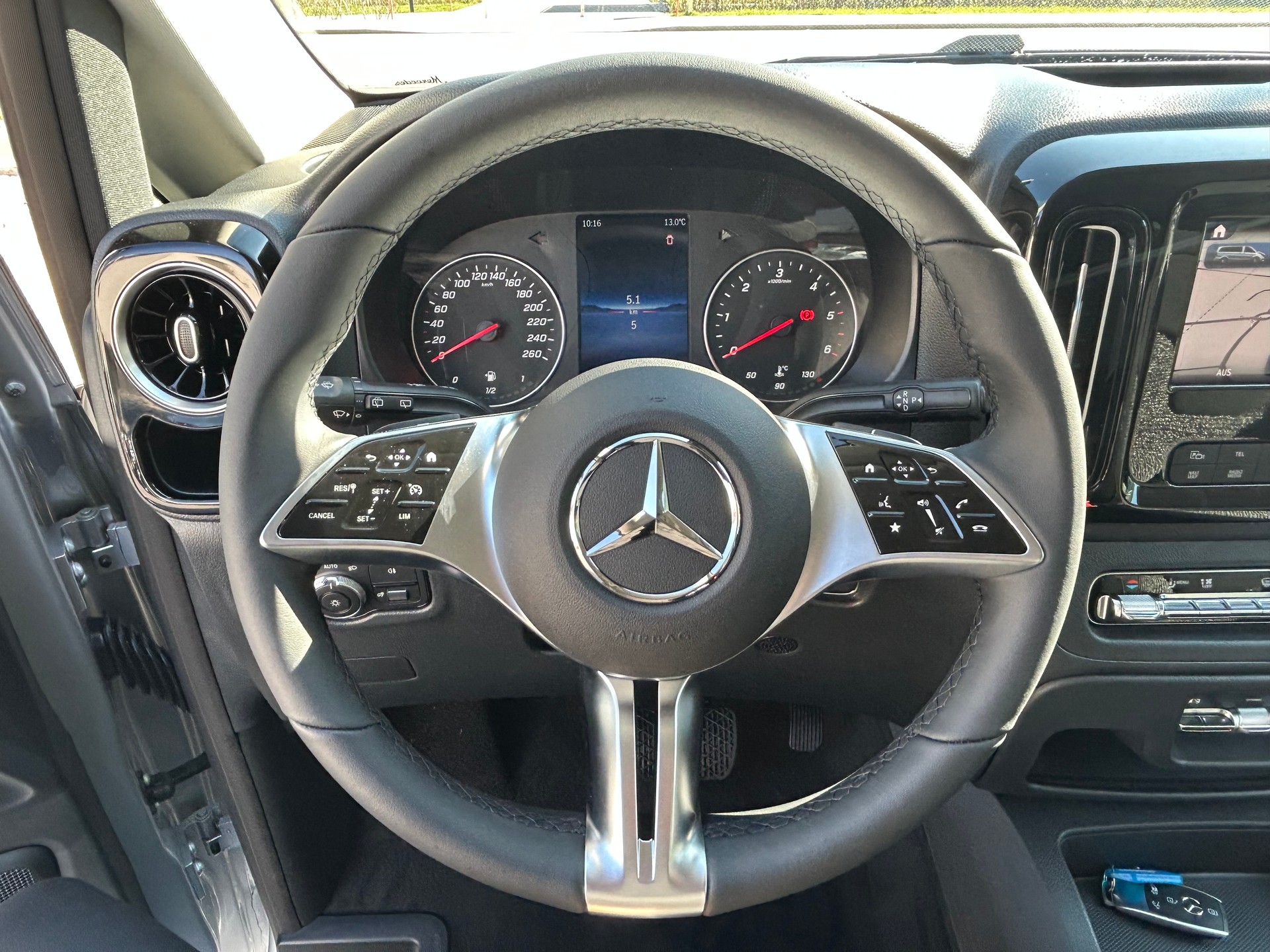 MERCEDES-BENZ Vito 116 CDI Tourer SELECT Family 4Matic-image-17