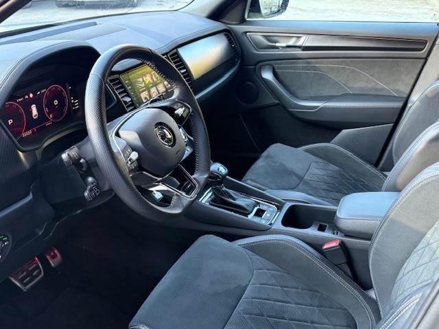 SKODA Kodiaq 2.0 TSI 4x4 SportLine-image-4