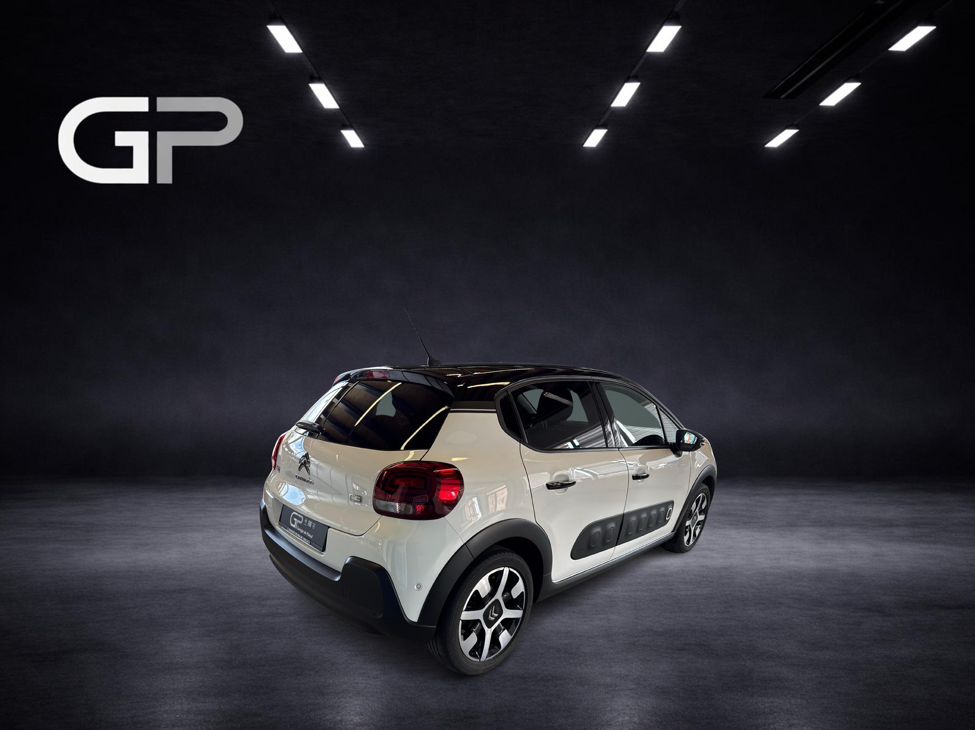 CITROEN C3 1.2 PureTech Shine-image-4