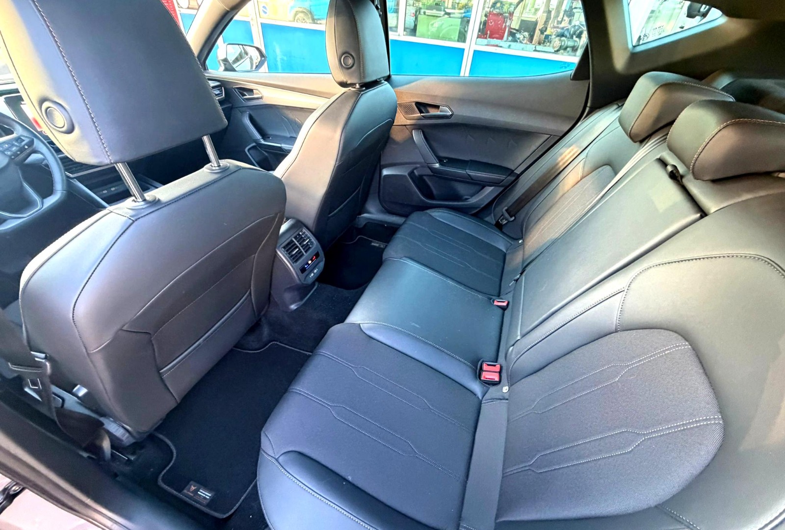 CUPRA Formentor 1.5 TSI DSG-image-11