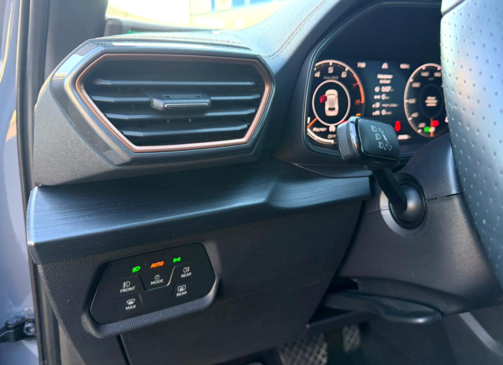 CUPRA Formentor 1.5 TSI DSG-image-18