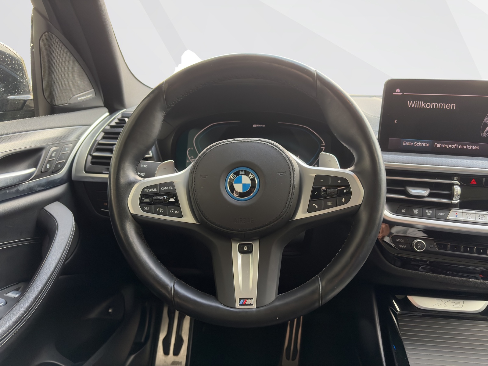 BMW X3 30e xDrive-image-11