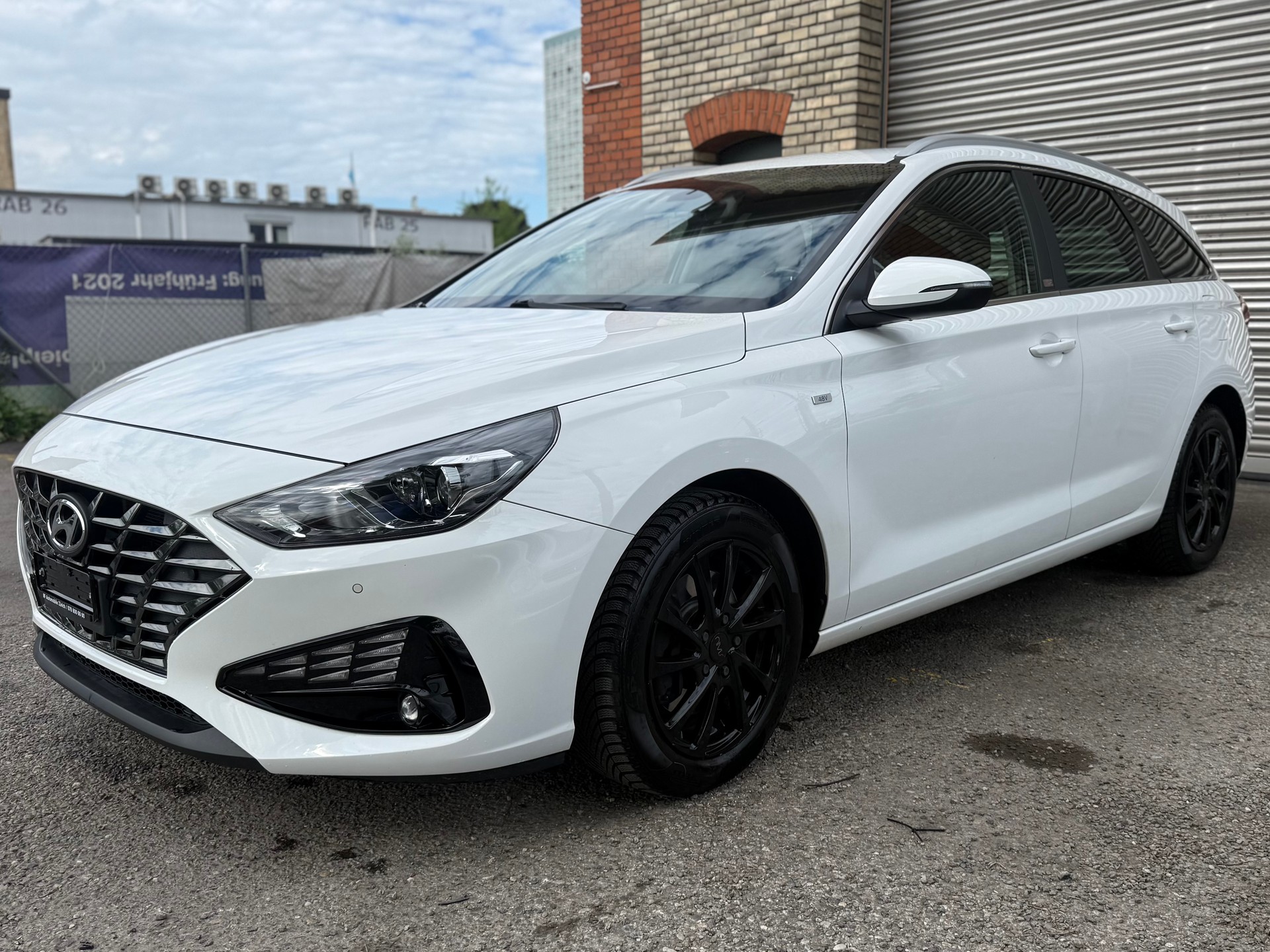 HYUNDAI i30 Wagon 1.0 T-GDi Amplia 48V MH DCT-image-2