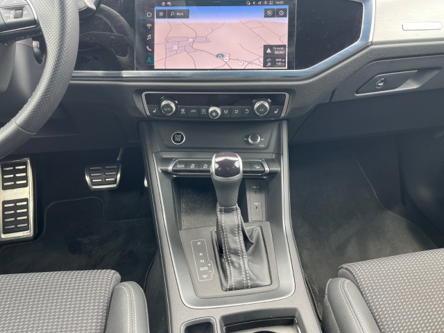 AUDI Q3 Sportback 45 TFSI S line quattro S-tronic-image-14