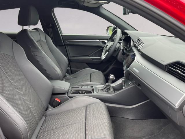 AUDI Q3 Sportback 45 TFSI S line quattro S-tronic-image-16