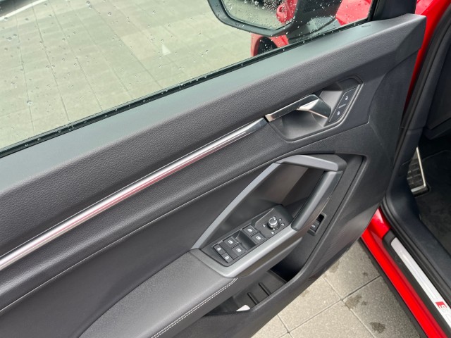 AUDI Q3 Sportback 45 TFSI S line quattro S-tronic-image-10