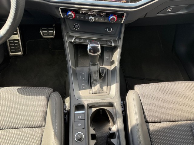 AUDI Q3 Sportback 45 TFSI S line quattro S-tronic-image-14