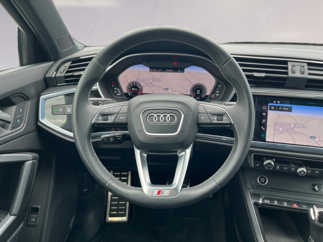 AUDI Q3 Sportback 45 TFSI S line quattro S-tronic-image-12