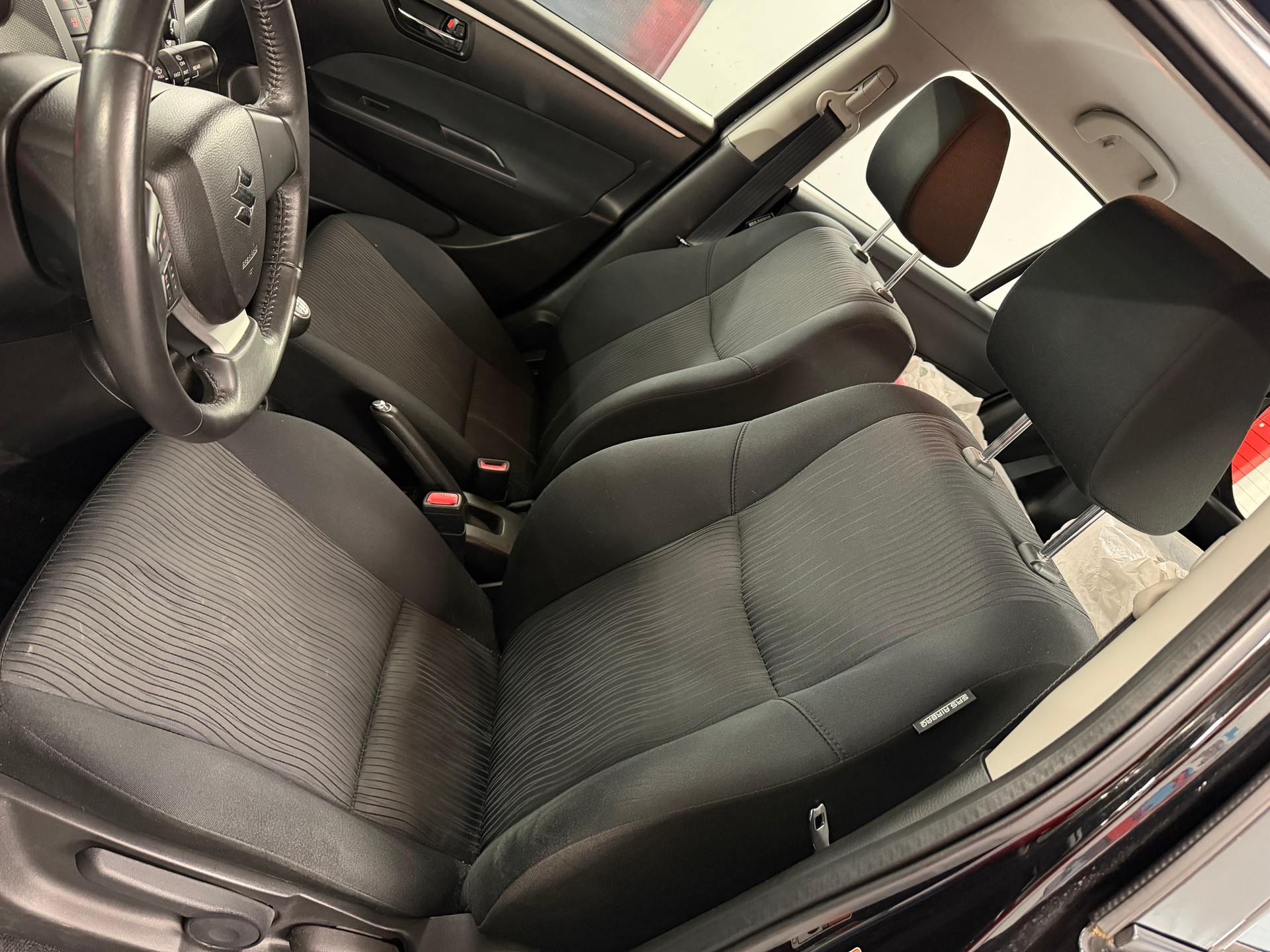 SUZUKI Swift 1.2i 16V GL 4x4-image-6