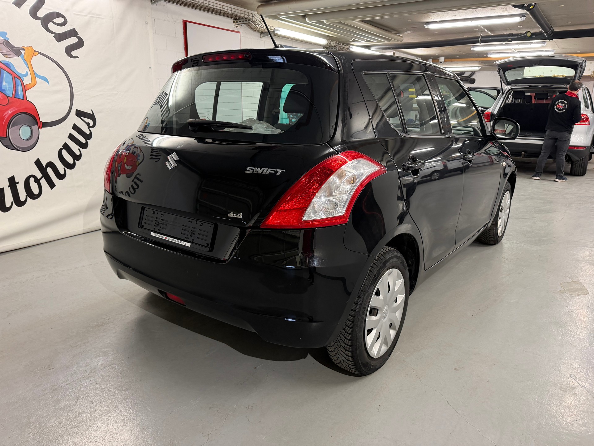 SUZUKI Swift 1.2i 16V GL 4x4-showroom-element-3