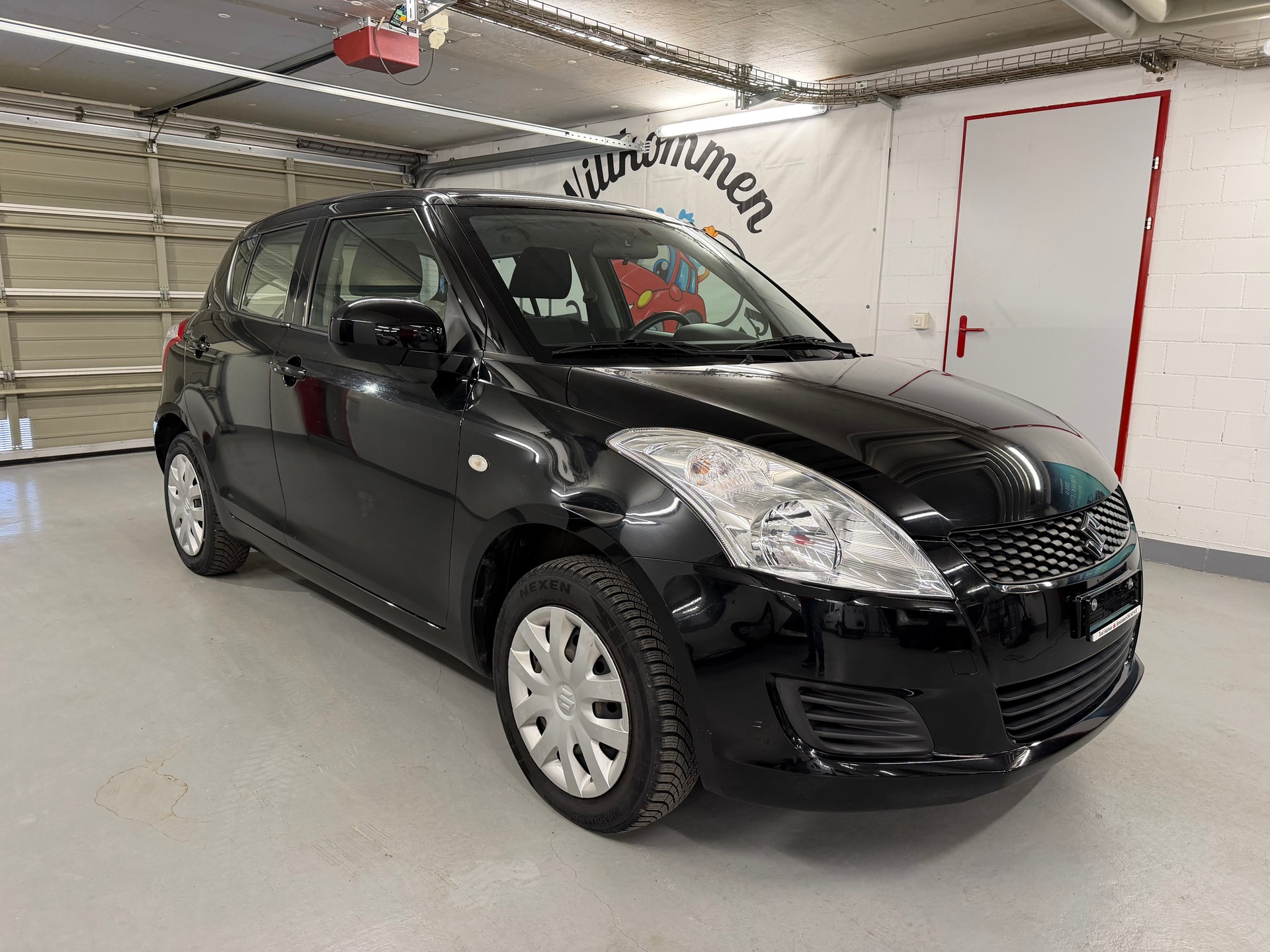 SUZUKI Swift 1.2i 16V GL 4x4-showroom-element-1