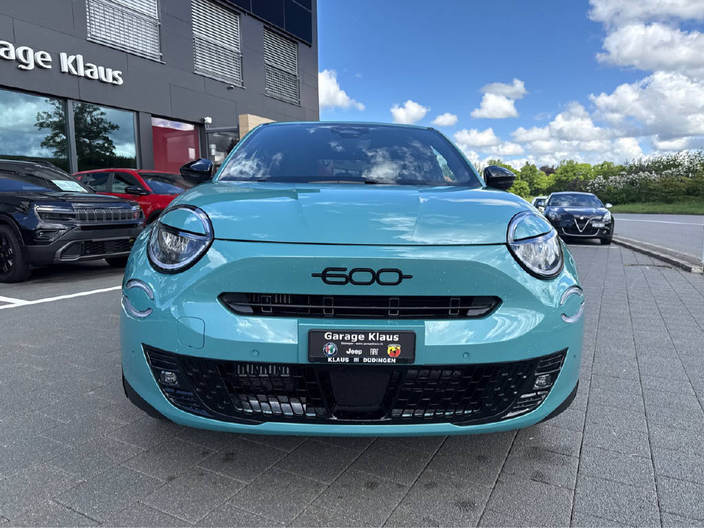 FIAT 600 1.2 Hybrid 145 Sport-image-5