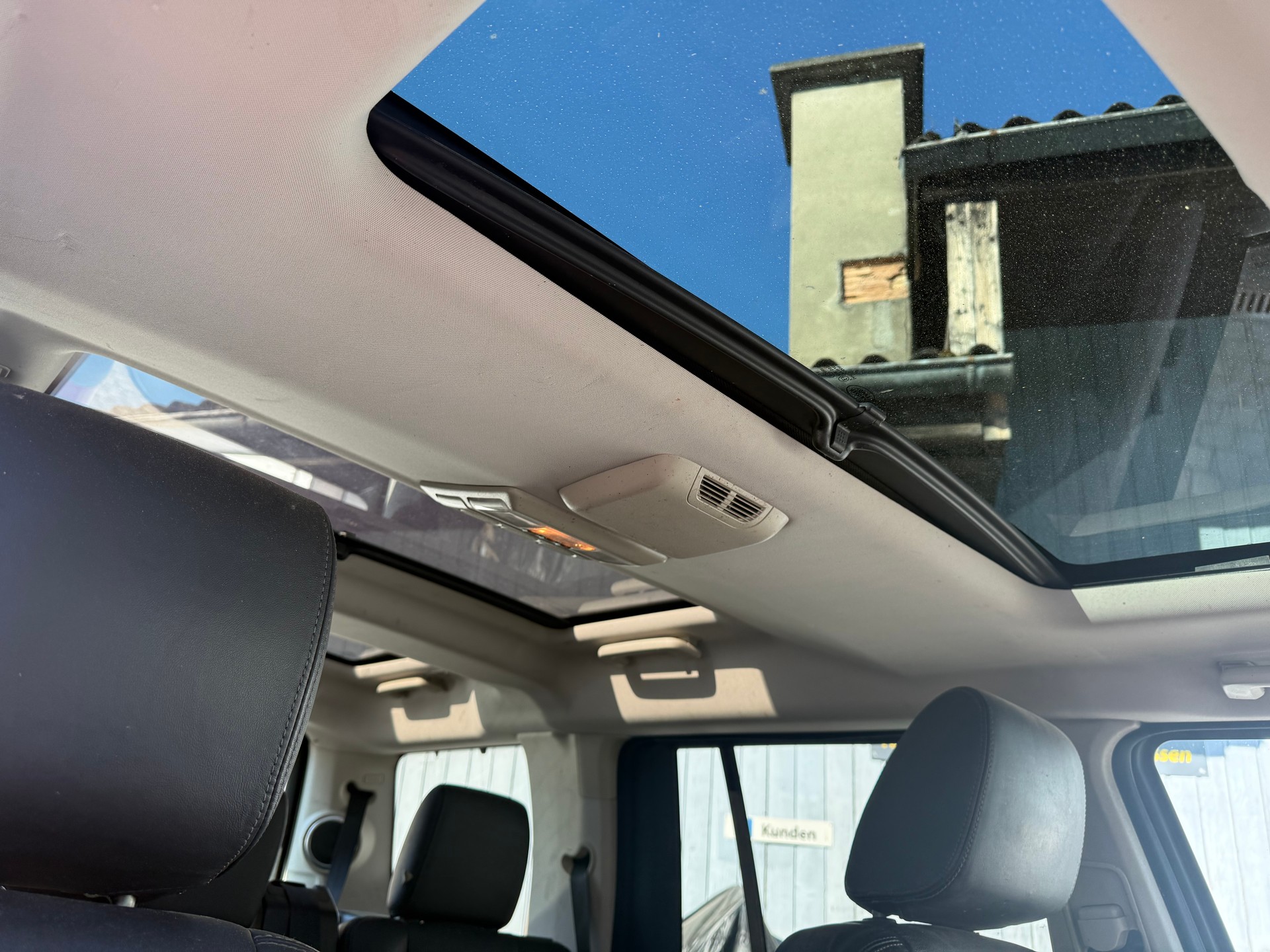 LAND ROVER Discovery 3.0 TDV6 HSE Automatic-image-10