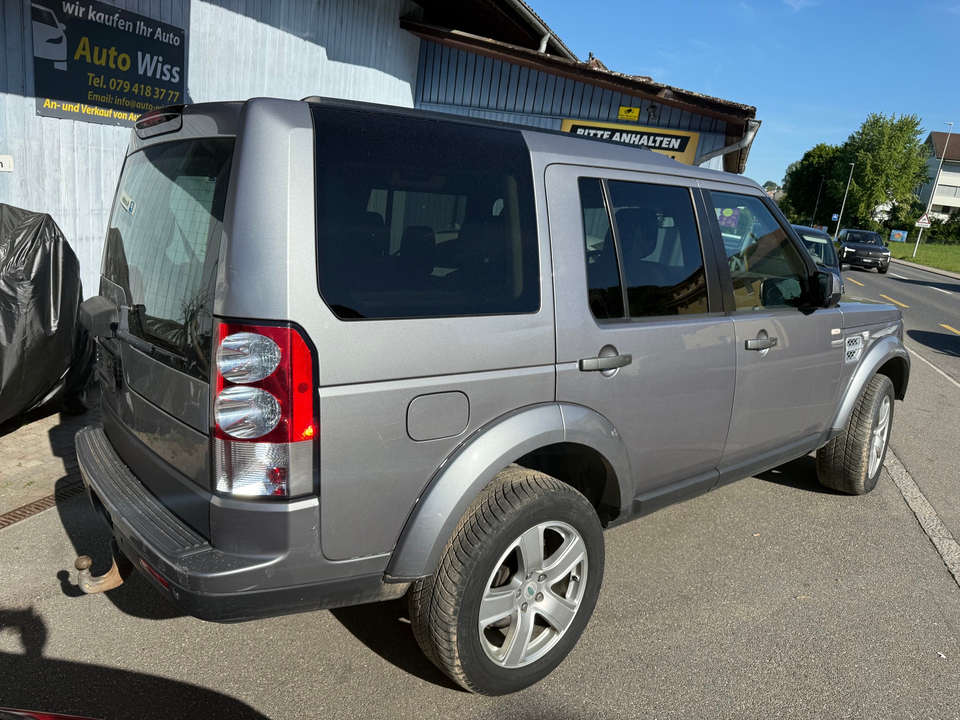 LAND ROVER Discovery 3.0 TDV6 HSE Automatic-showroom-element-3