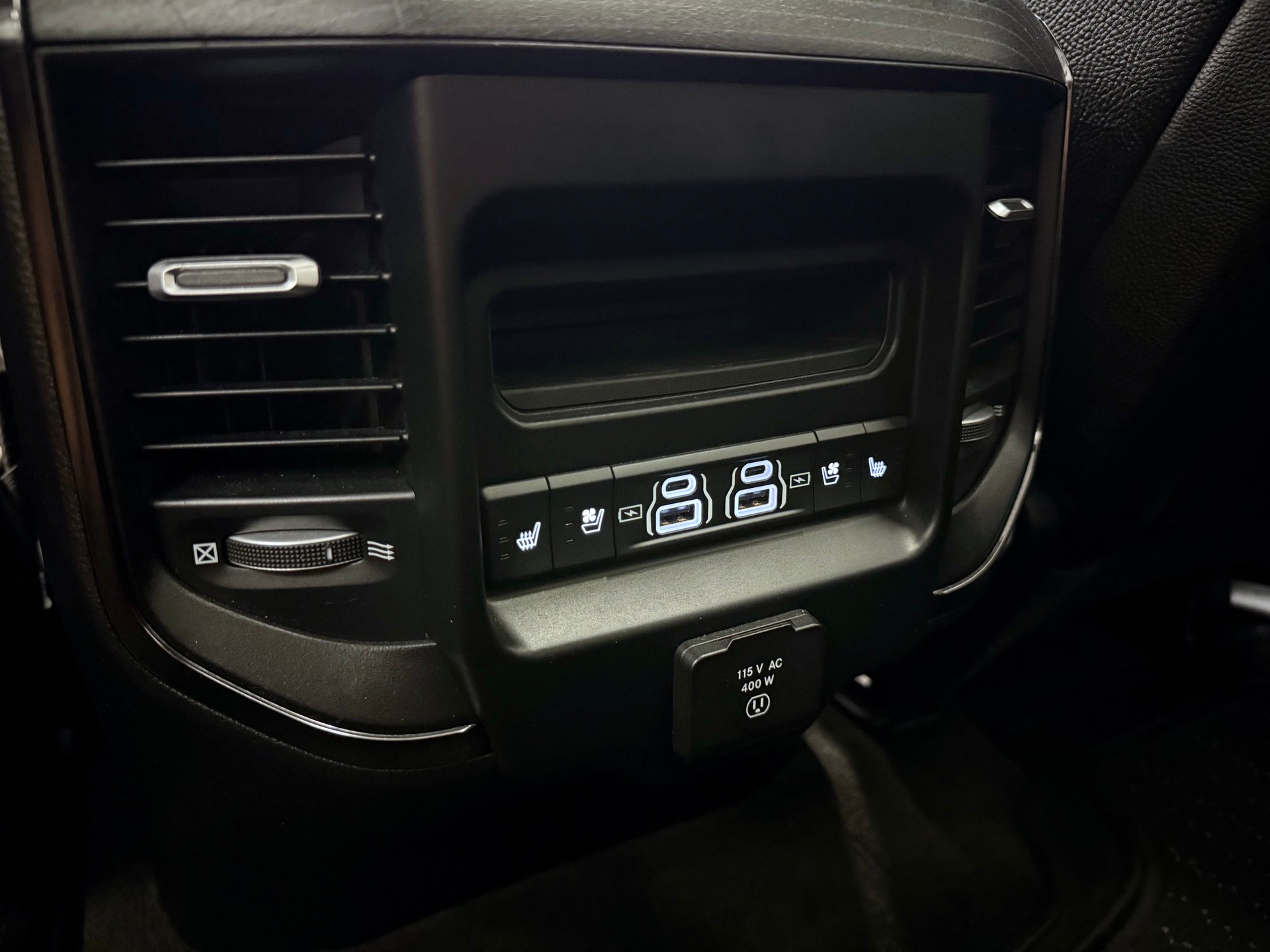 DODGE 1500 "ALL BLACK"-image-30