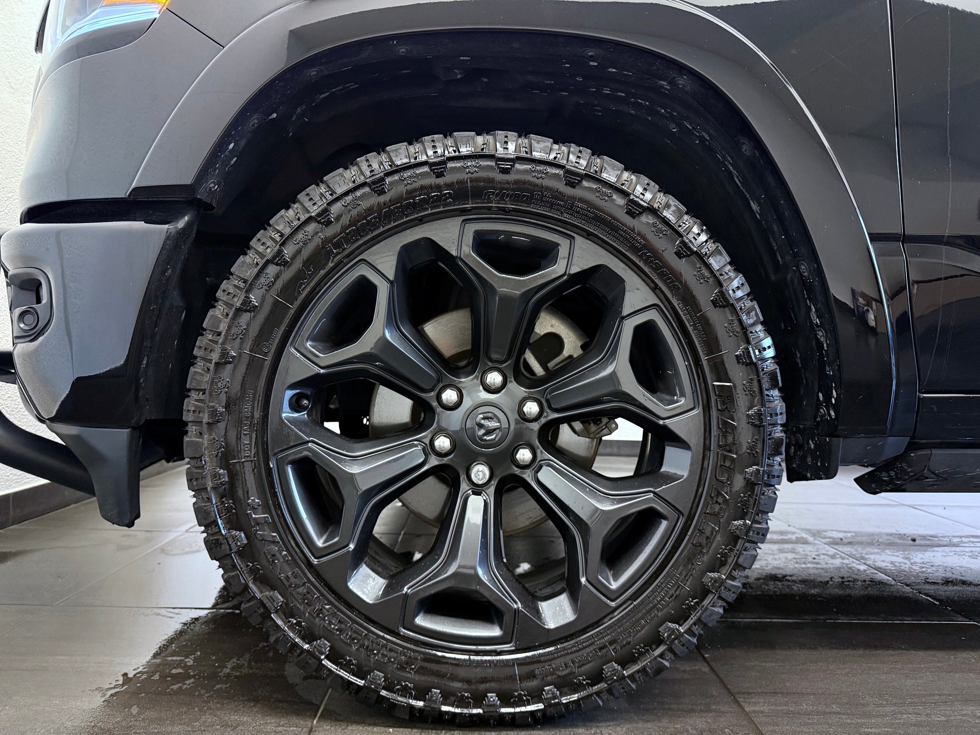 DODGE 1500 "ALL BLACK"-image-7