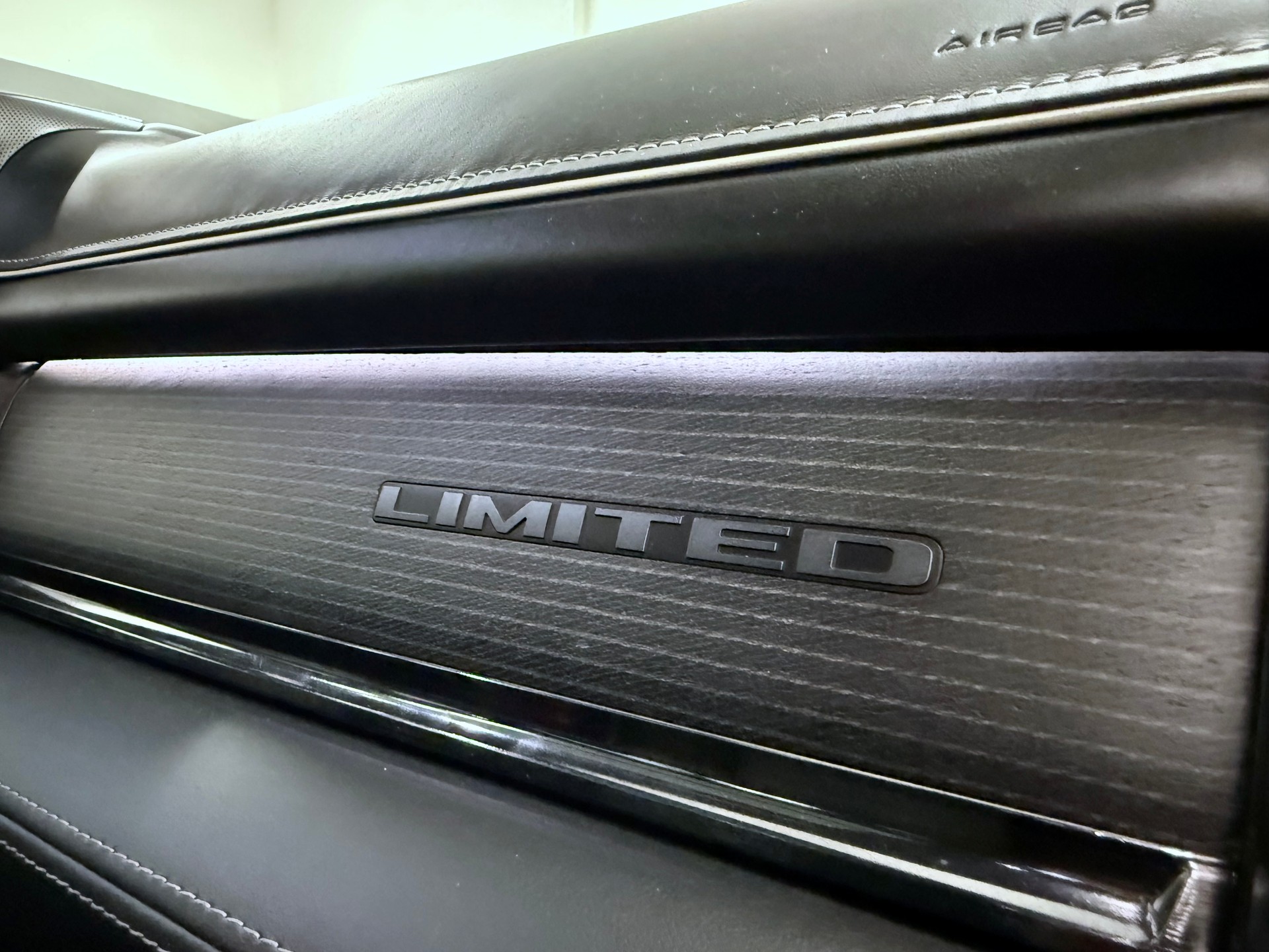 DODGE 1500 "ALL BLACK"-image-25