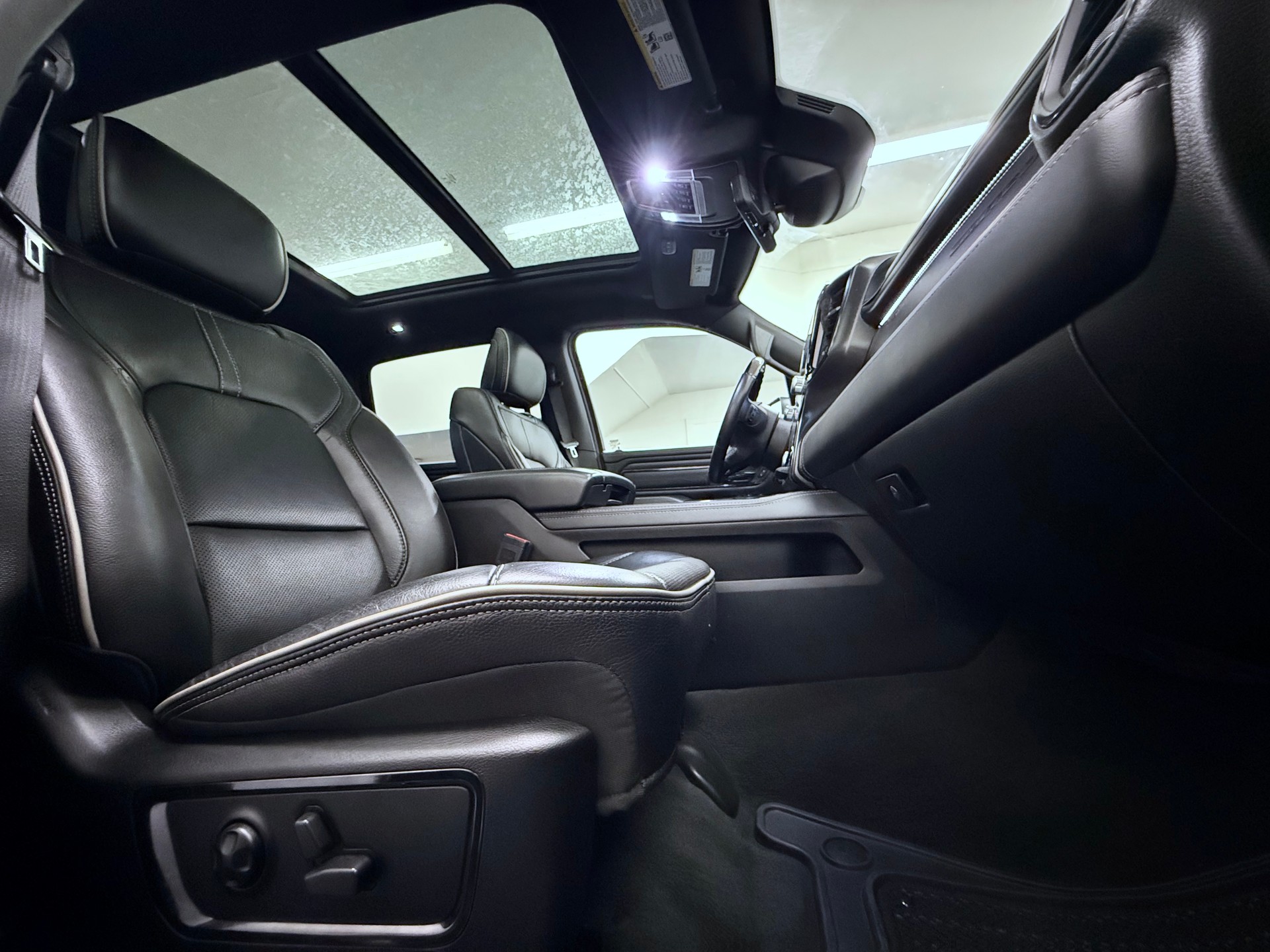 DODGE 1500 "ALL BLACK"-image-19