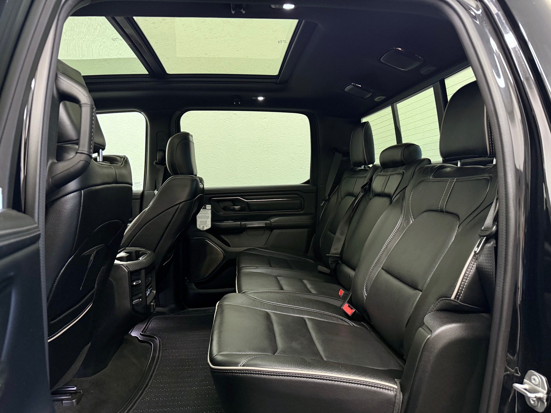 DODGE 1500 "ALL BLACK"-image-22