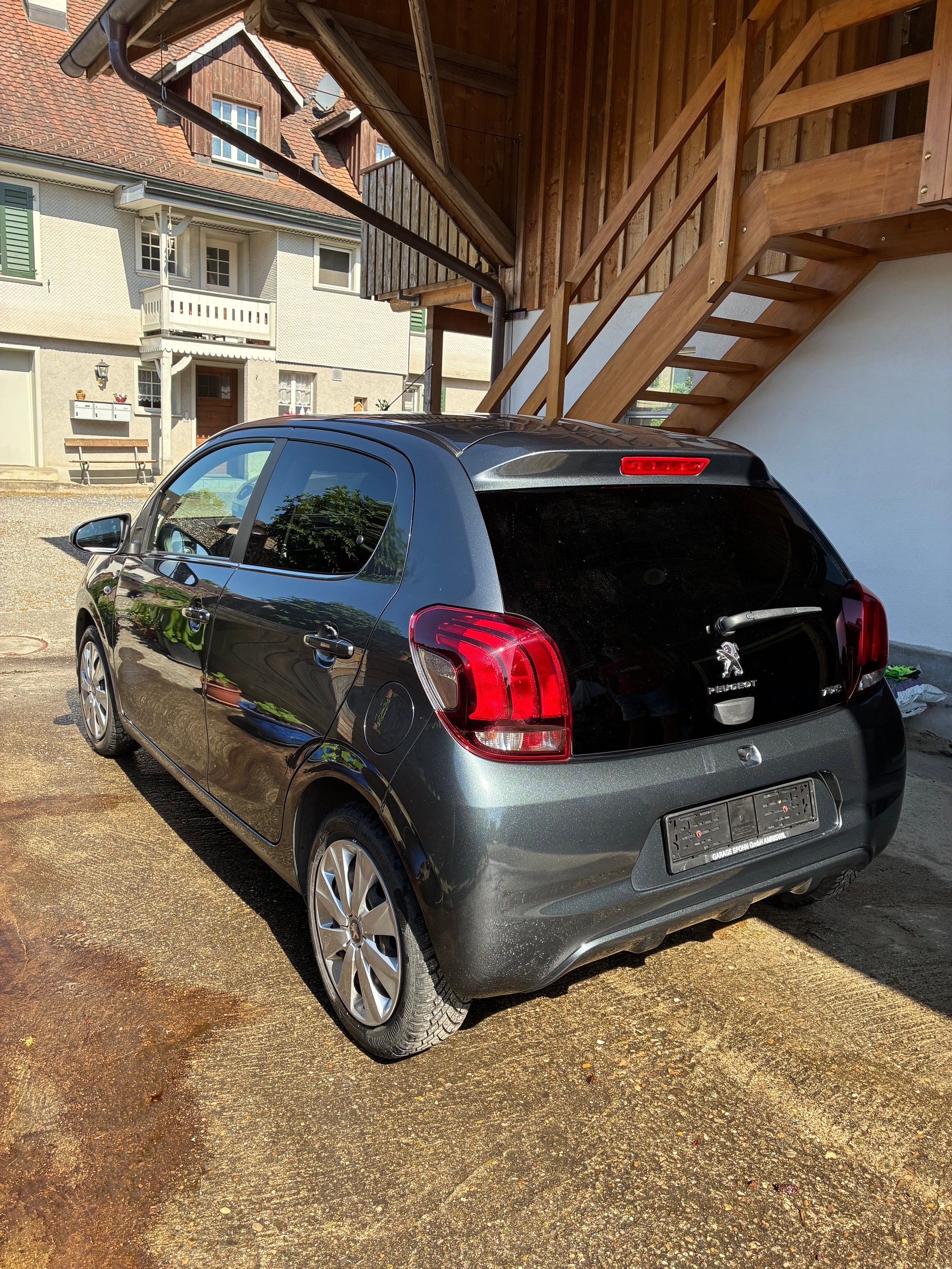 PEUGEOT 108 1.0 VTi GT Line-image-4
