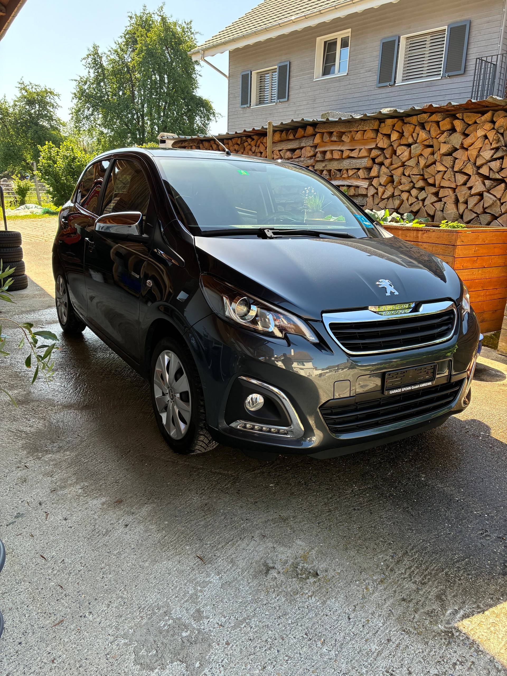 PEUGEOT 108 1.0 VTi GT Line-image-1