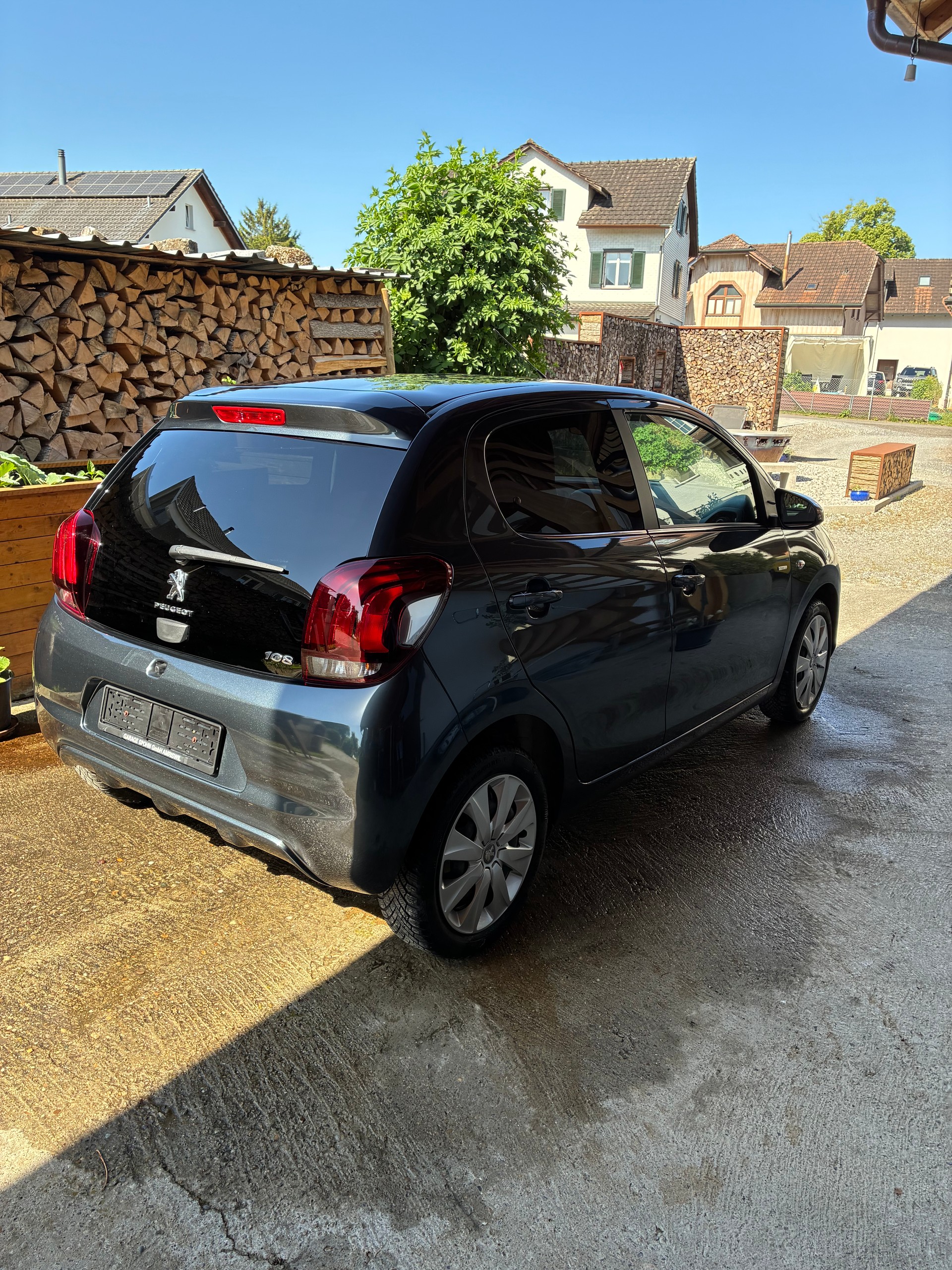 PEUGEOT 108 1.0 VTi GT Line-image-2