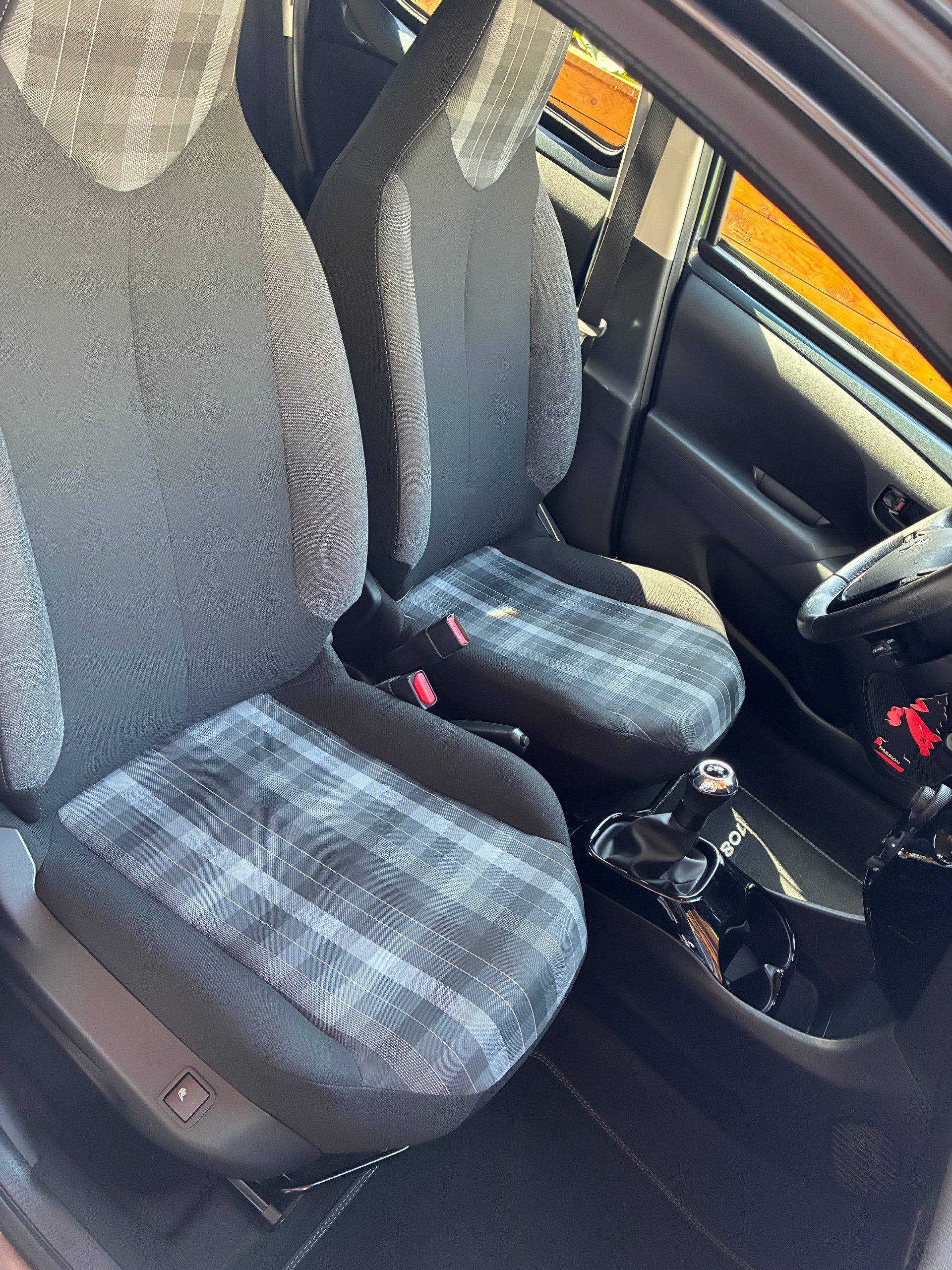 PEUGEOT 108 1.0 VTi GT Line-image-12