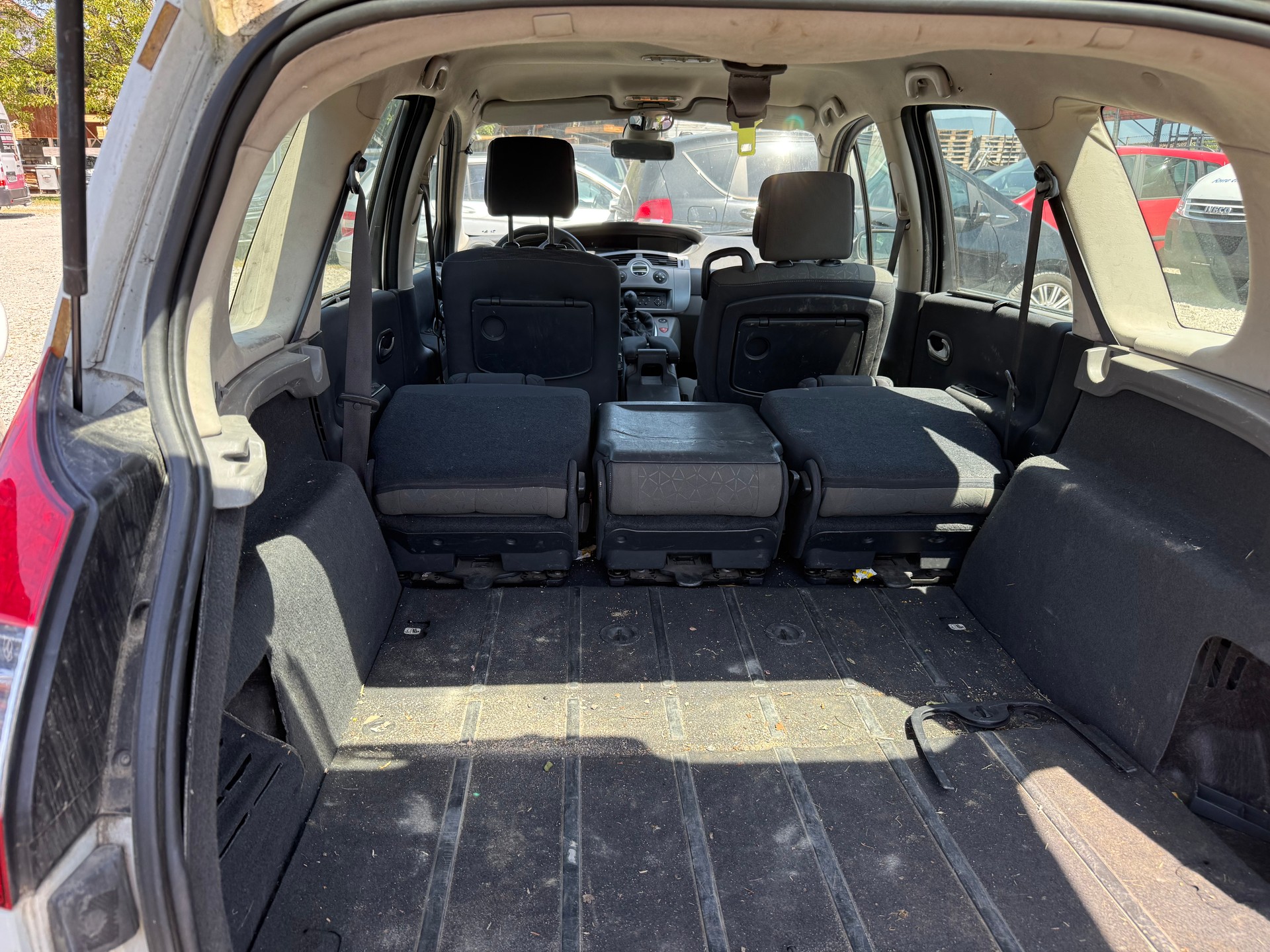 RENAULT Grand Scénic 1.5 dCi Dynamique-image-7