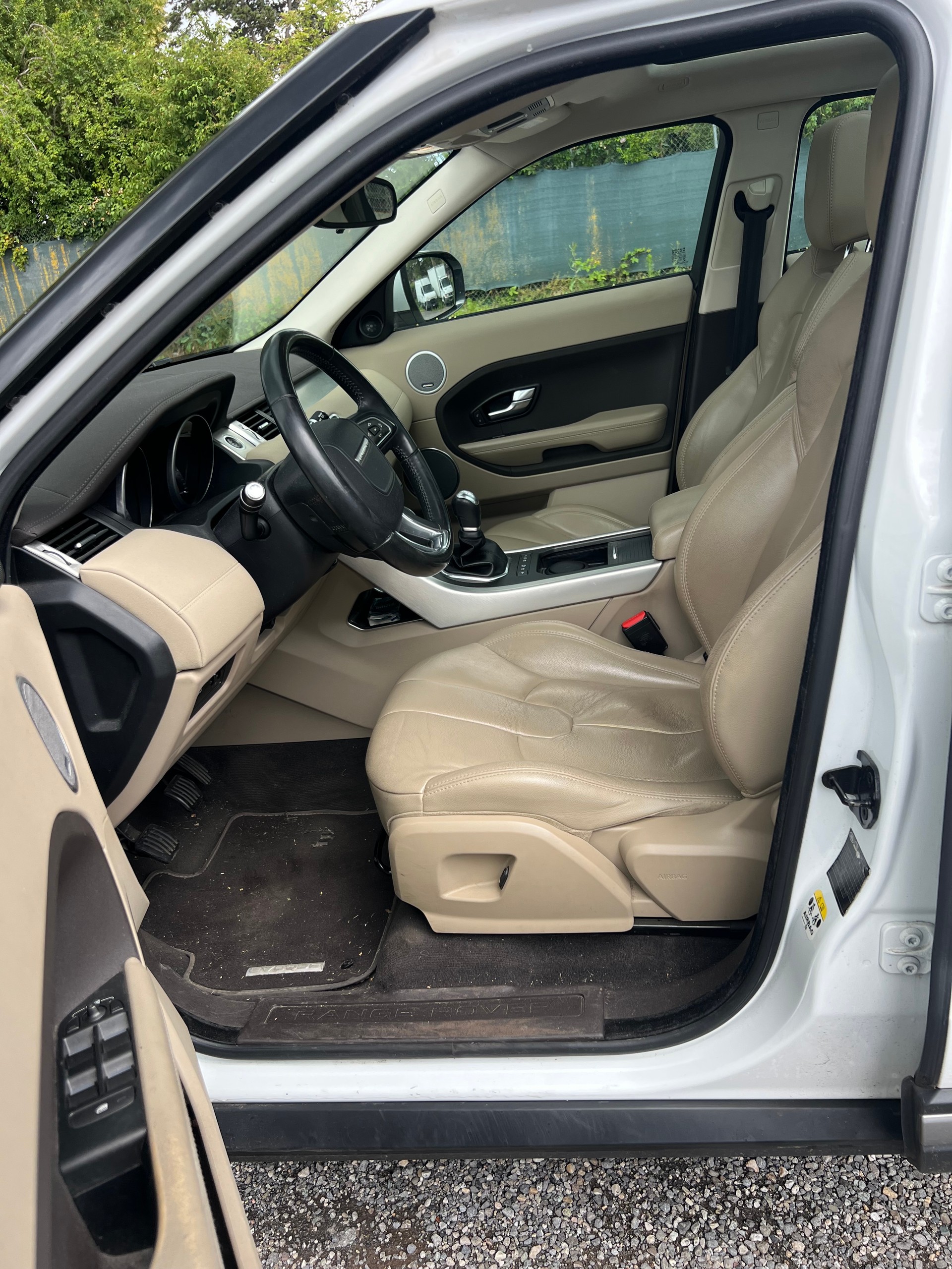 LAND ROVER Range Rover Evoque 2.2 SD4 Prestige-image-9