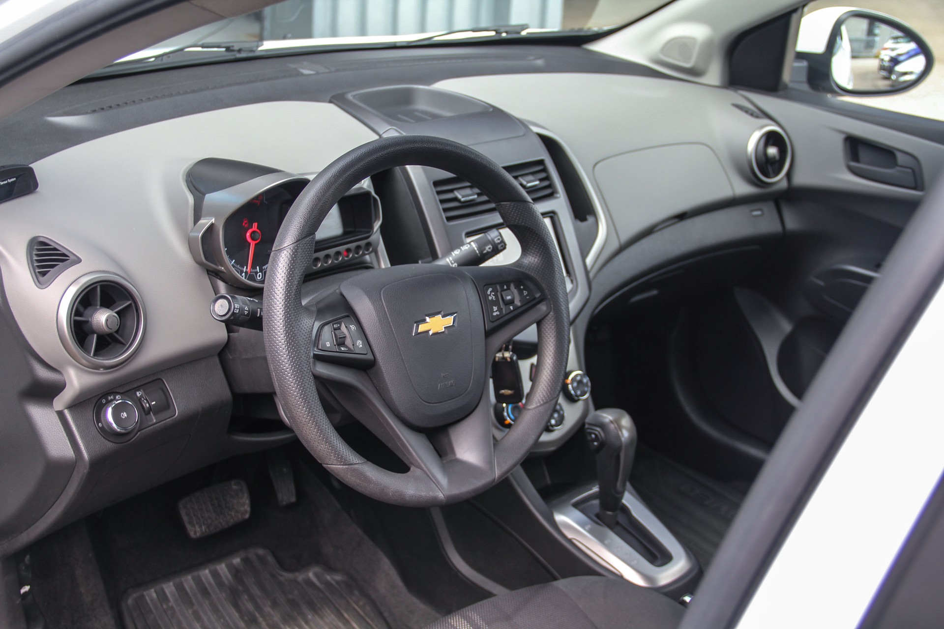 CHEVROLET Aveo 1.4 LT Automatic ⭐⭐⭐⭐⭐-image-4