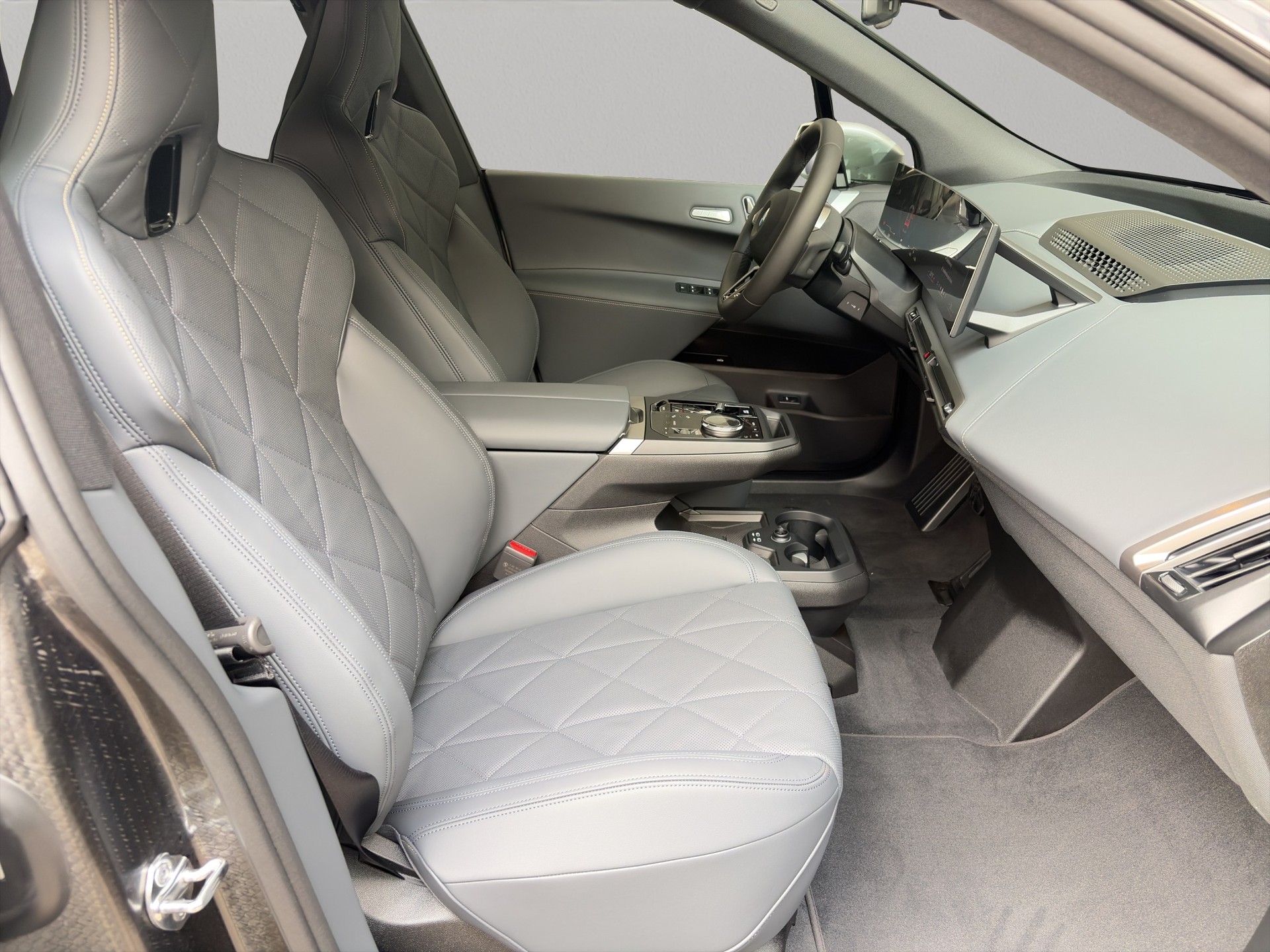 BMW iX xDrive45 M Sport-image-18