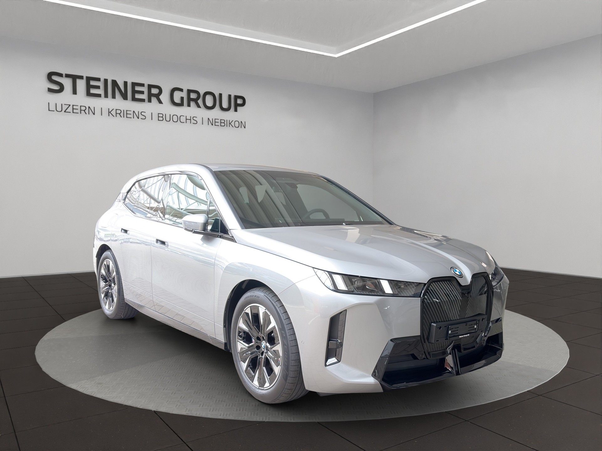 BMW iX xDrive45 M Sport-showroom-element-2