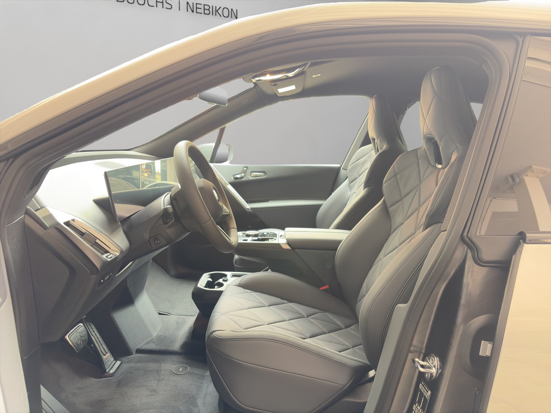 BMW iX xDrive45 M Sport-image-9