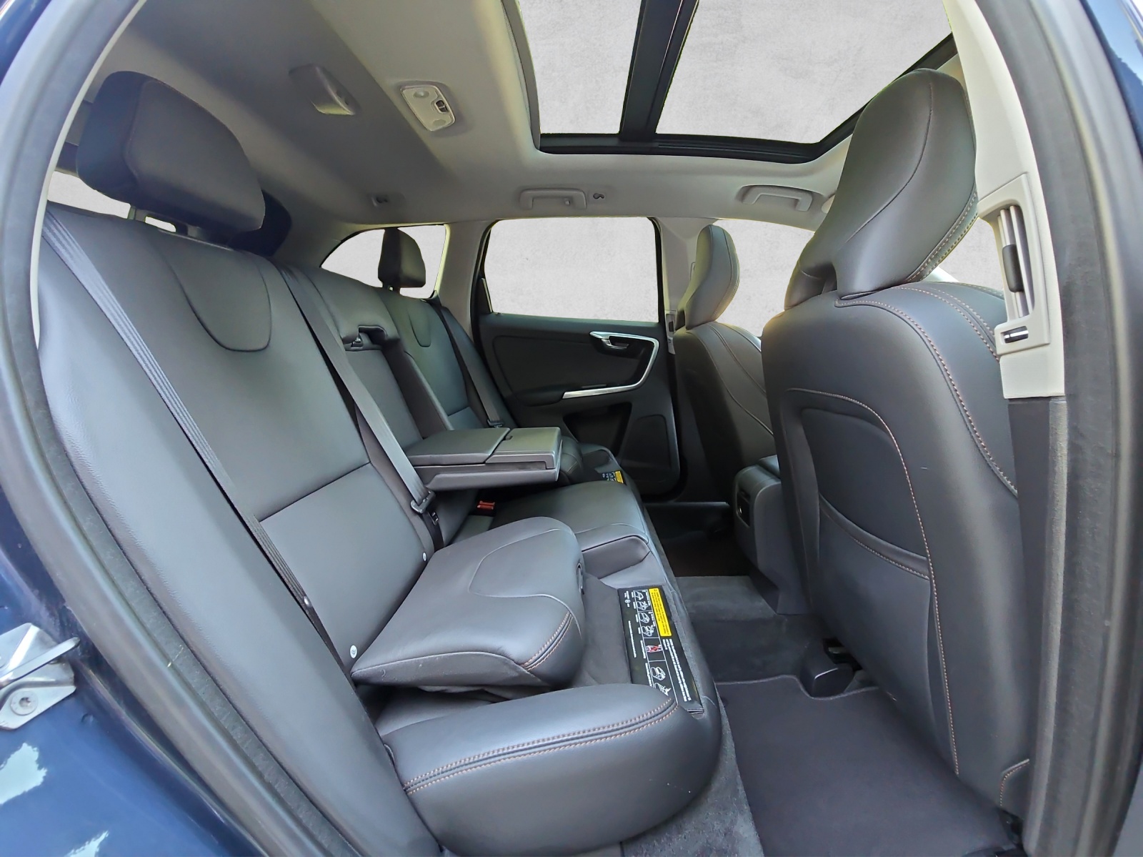 VOLVO Volvo XC60 2.4 D5 Summum AWD-image-11