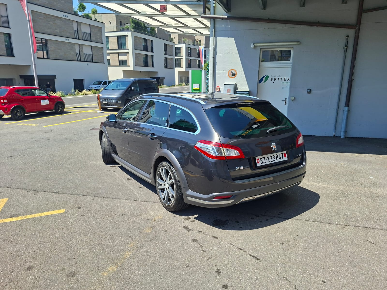 PEUGEOT 508 RXH 2.0 HDI Hybrid4 EGS6-image-5