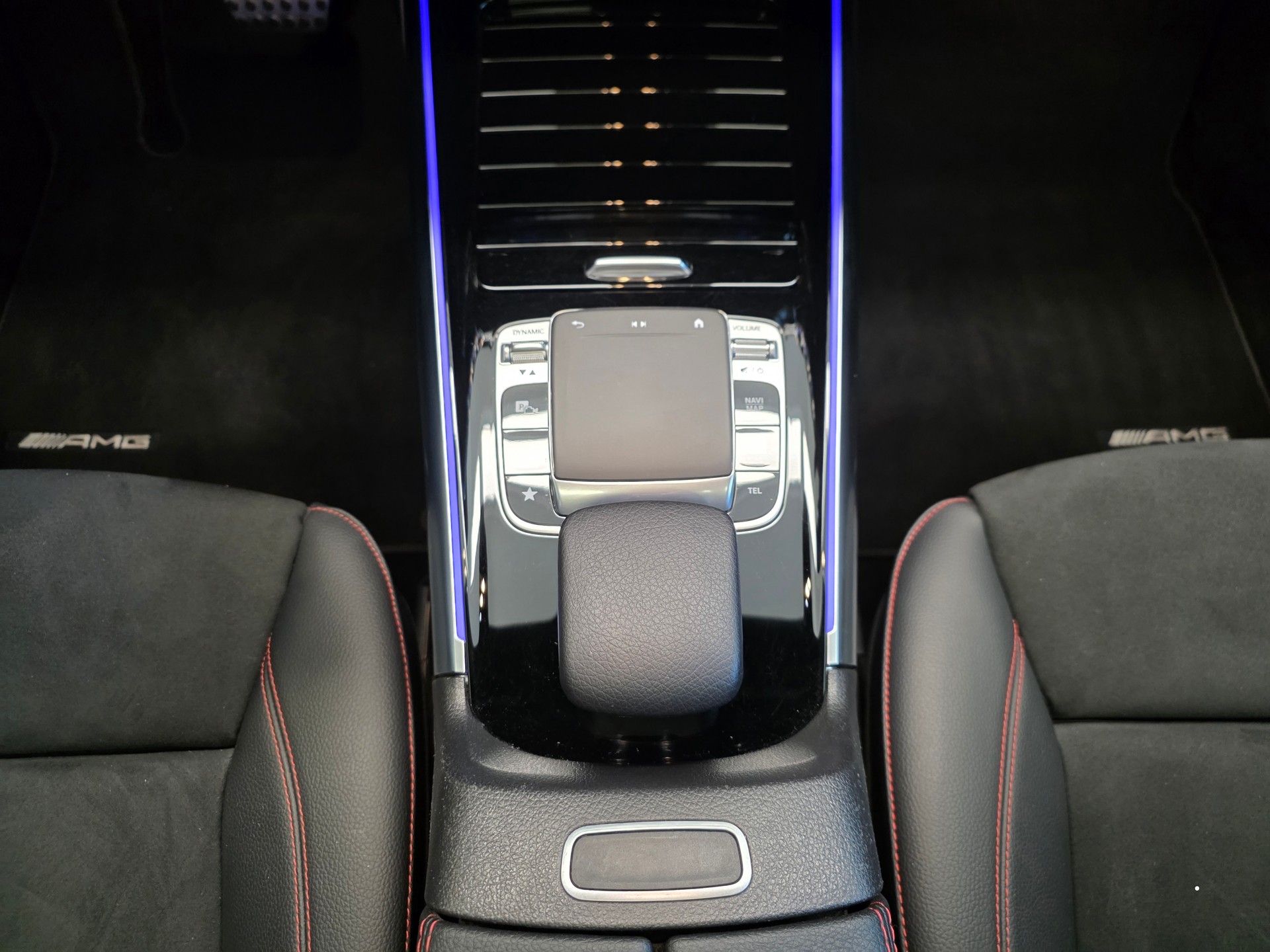 MERCEDES-BENZ B 250 AMG Line 4matic-image-10