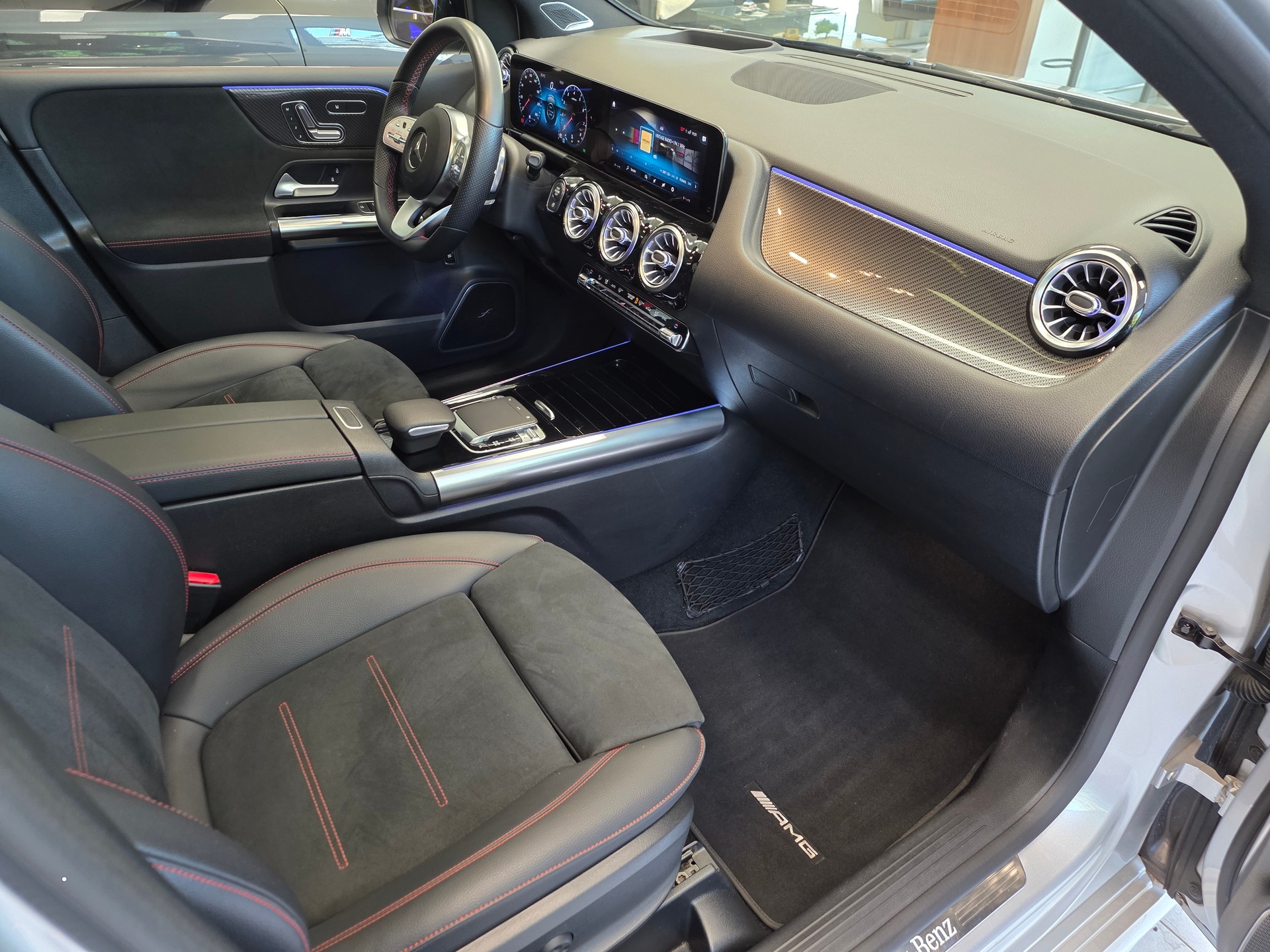 MERCEDES-BENZ B 250 AMG Line 4matic-image-11