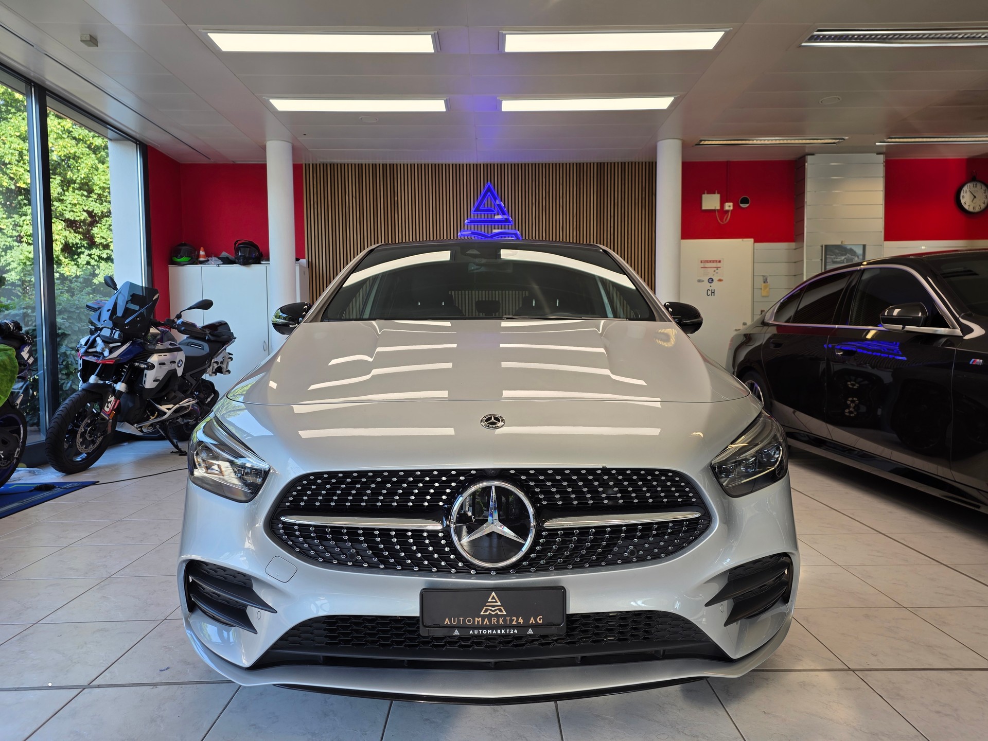 MERCEDES-BENZ B 250 AMG Line 4matic-image-1