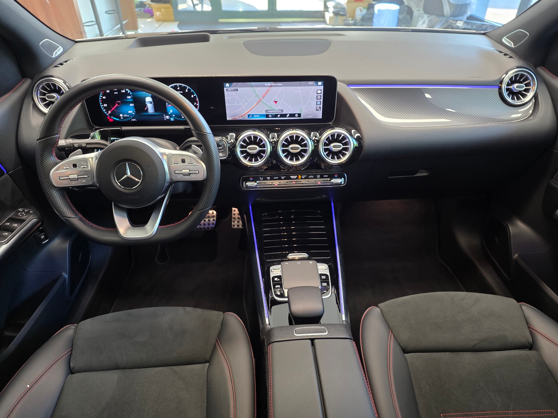 MERCEDES-BENZ B 250 AMG Line 4matic-image-7