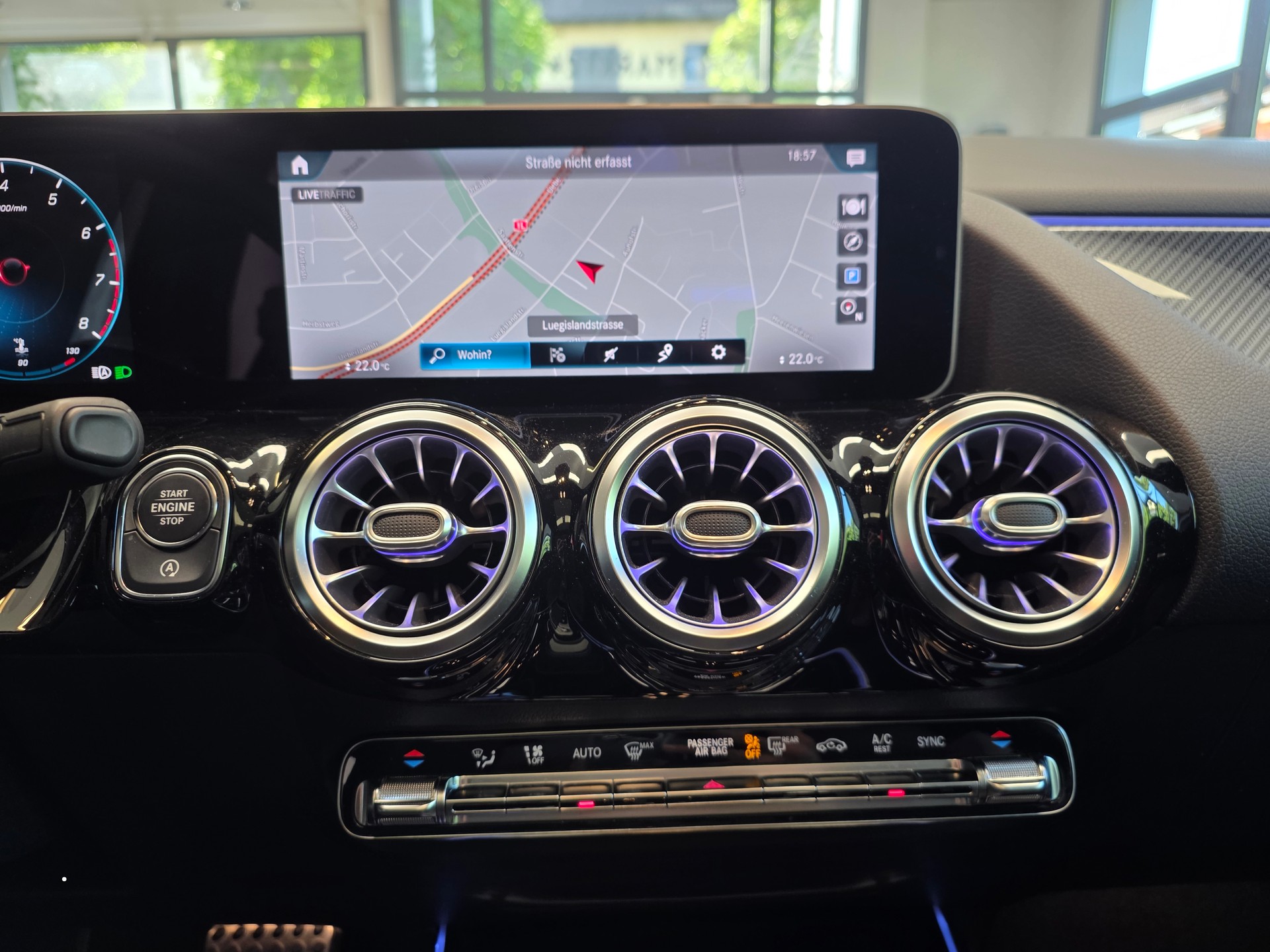 MERCEDES-BENZ B 250 AMG Line 4matic-image-9
