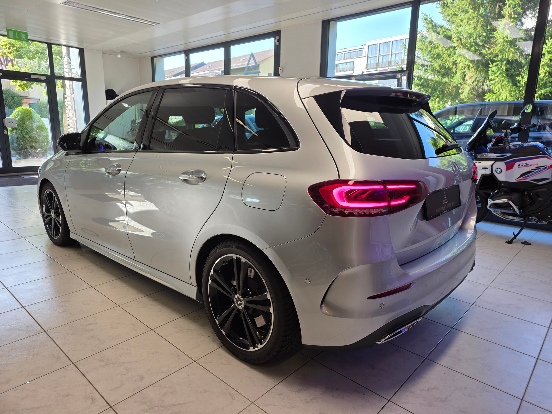 MERCEDES-BENZ B 250 AMG Line 4matic-image-13