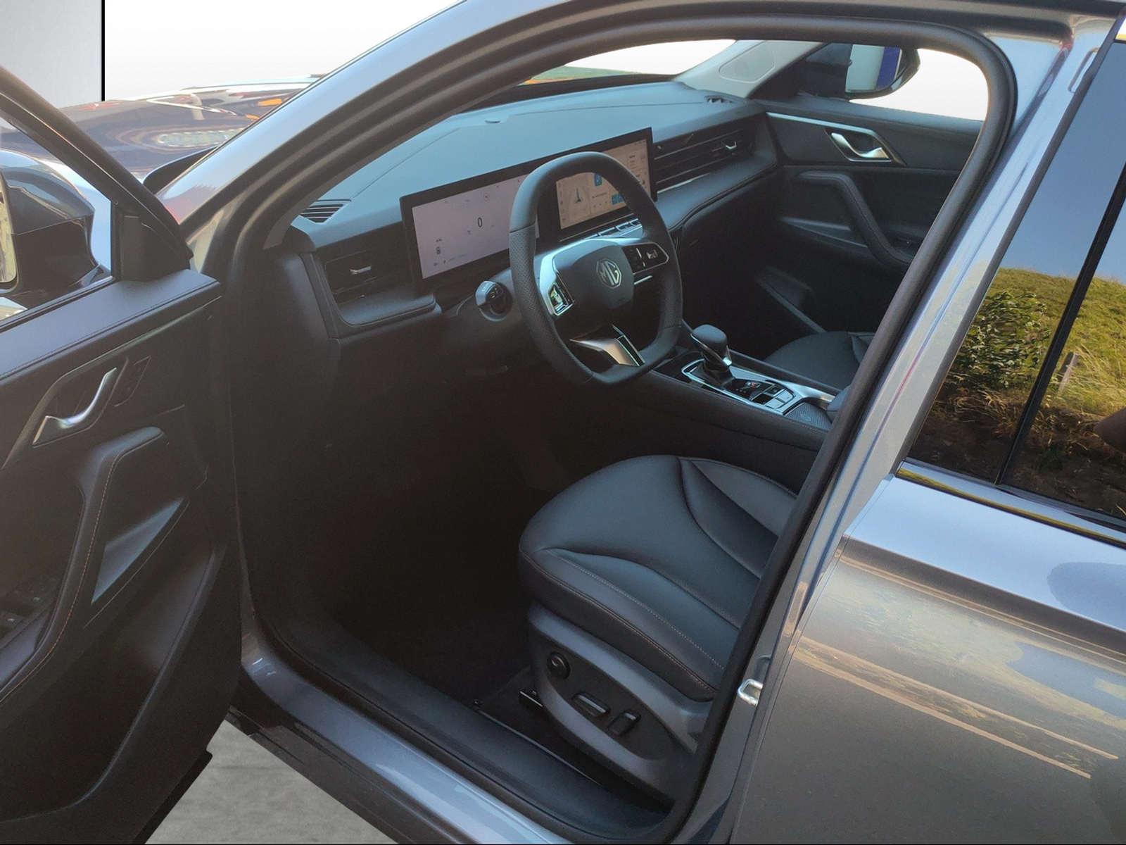 MG HS 1.5 Hybrid Luxury-image-5