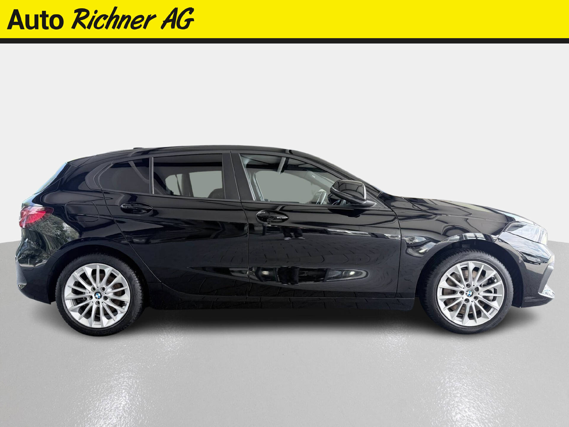 BMW 120i SDKG-showroom-element-2