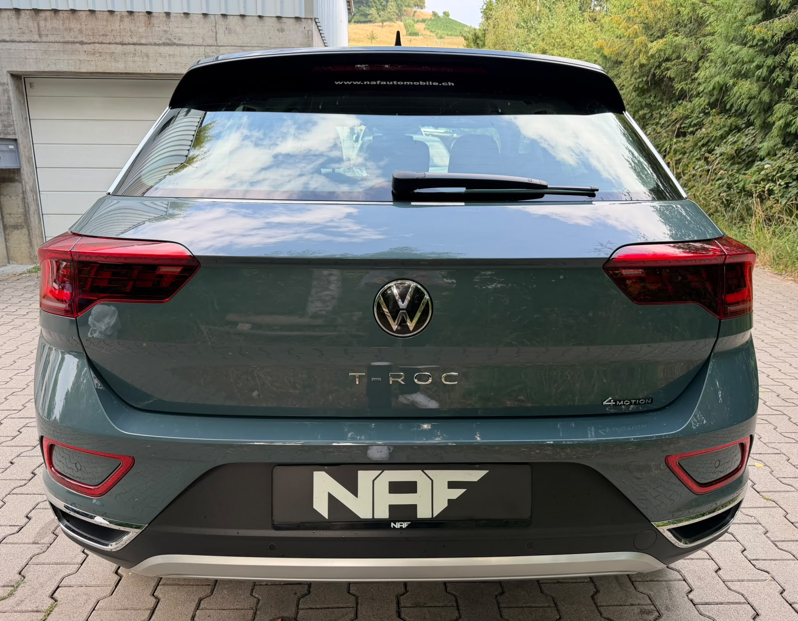 VW T-Roc 2.0 TSI Style DSG 4Motion-showroom-element-3
