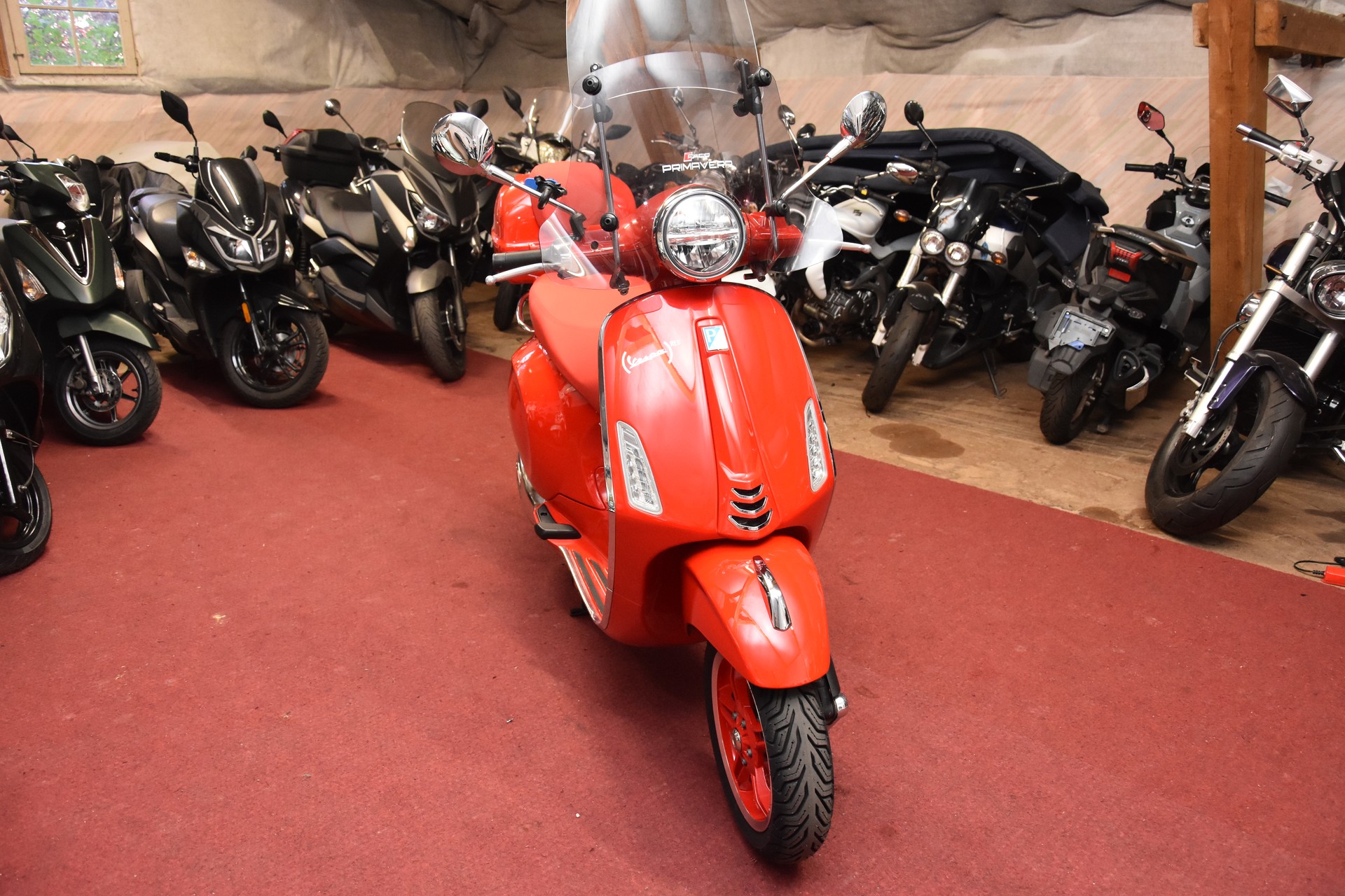PIAGGIO Vespa 125 Primavera Red-image-5