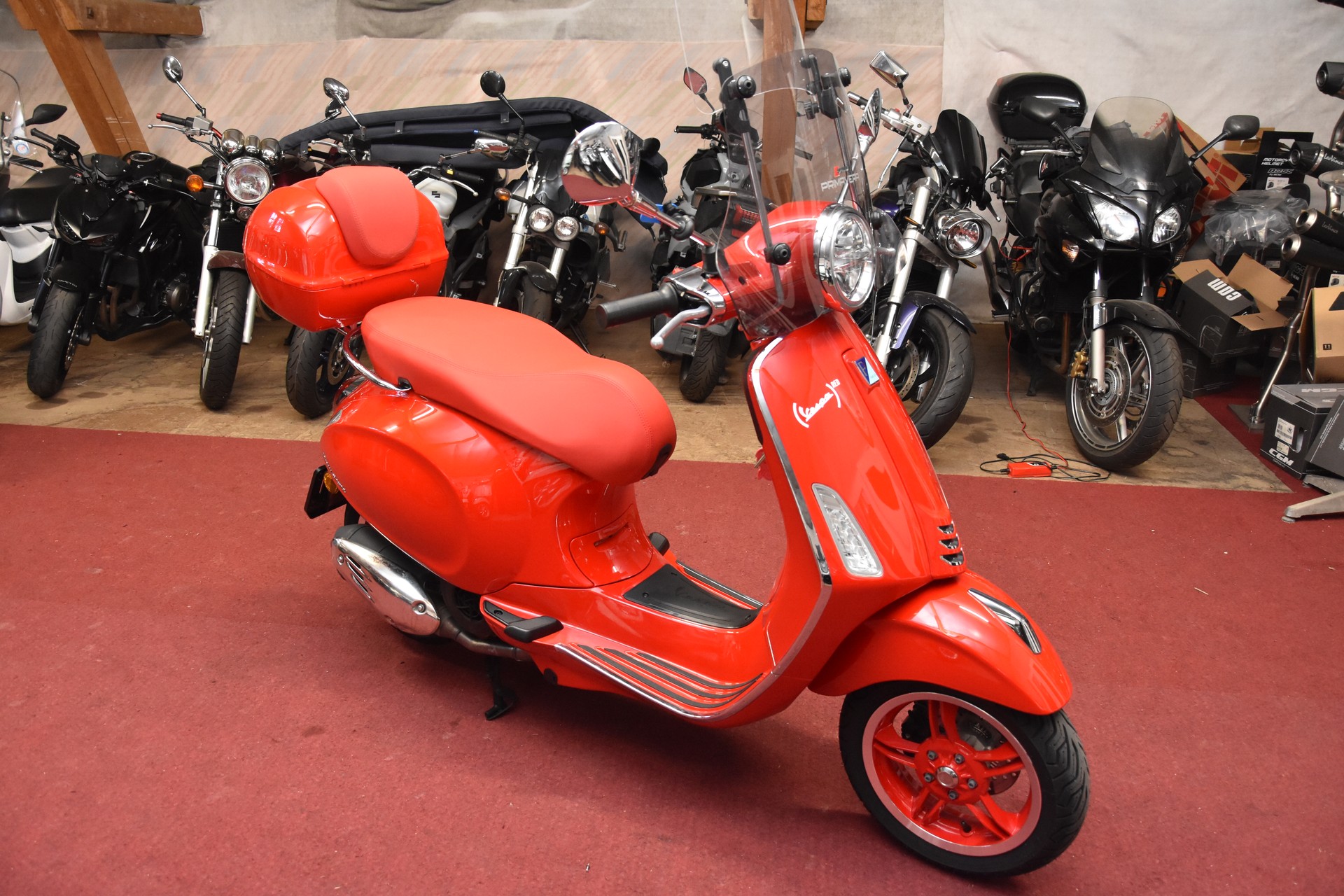 PIAGGIO Vespa 125 Primavera Red-image-4